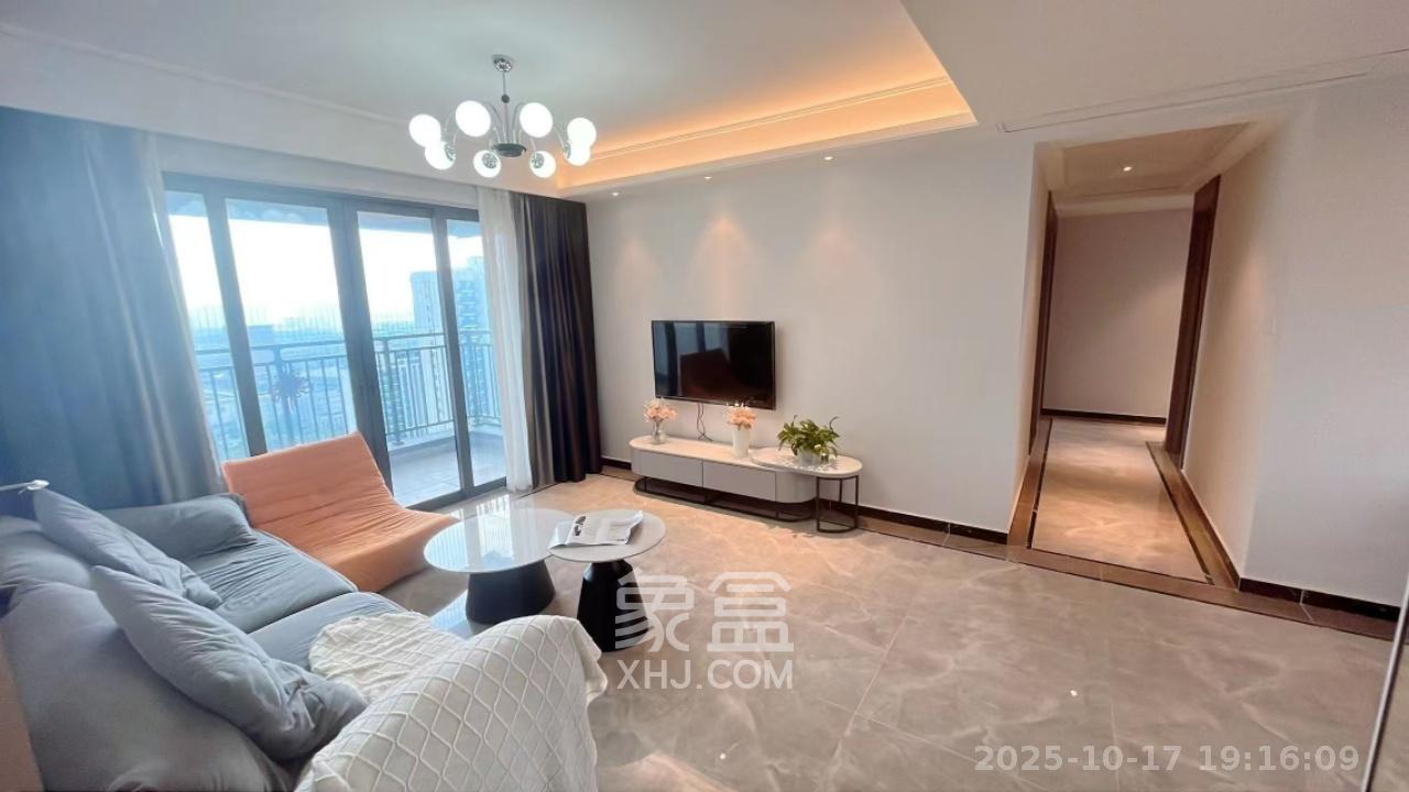 保利恒伟时光印象  4室2厅2卫    3300.0元/月