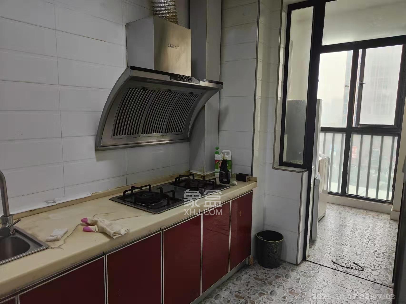 麓谷明珠  3室1厅1卫    2600.0元/月 麓谷明珠  3室1厅1卫    2600.0元/月室内图