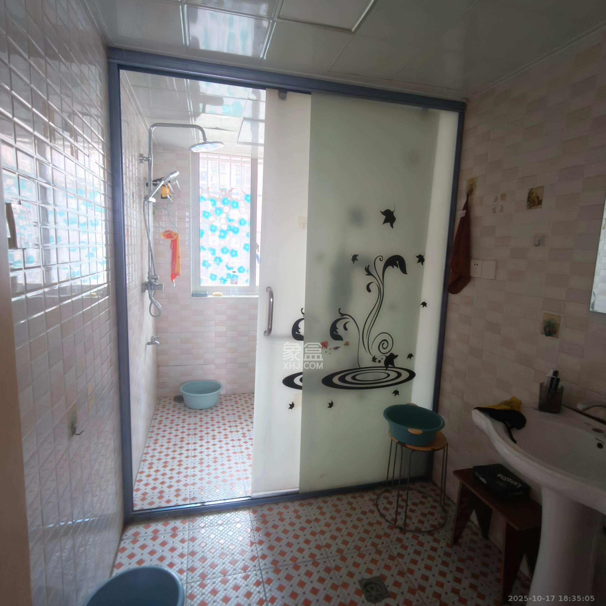 和润园一、二期  3室2厅2卫    1800.0元/月室内图