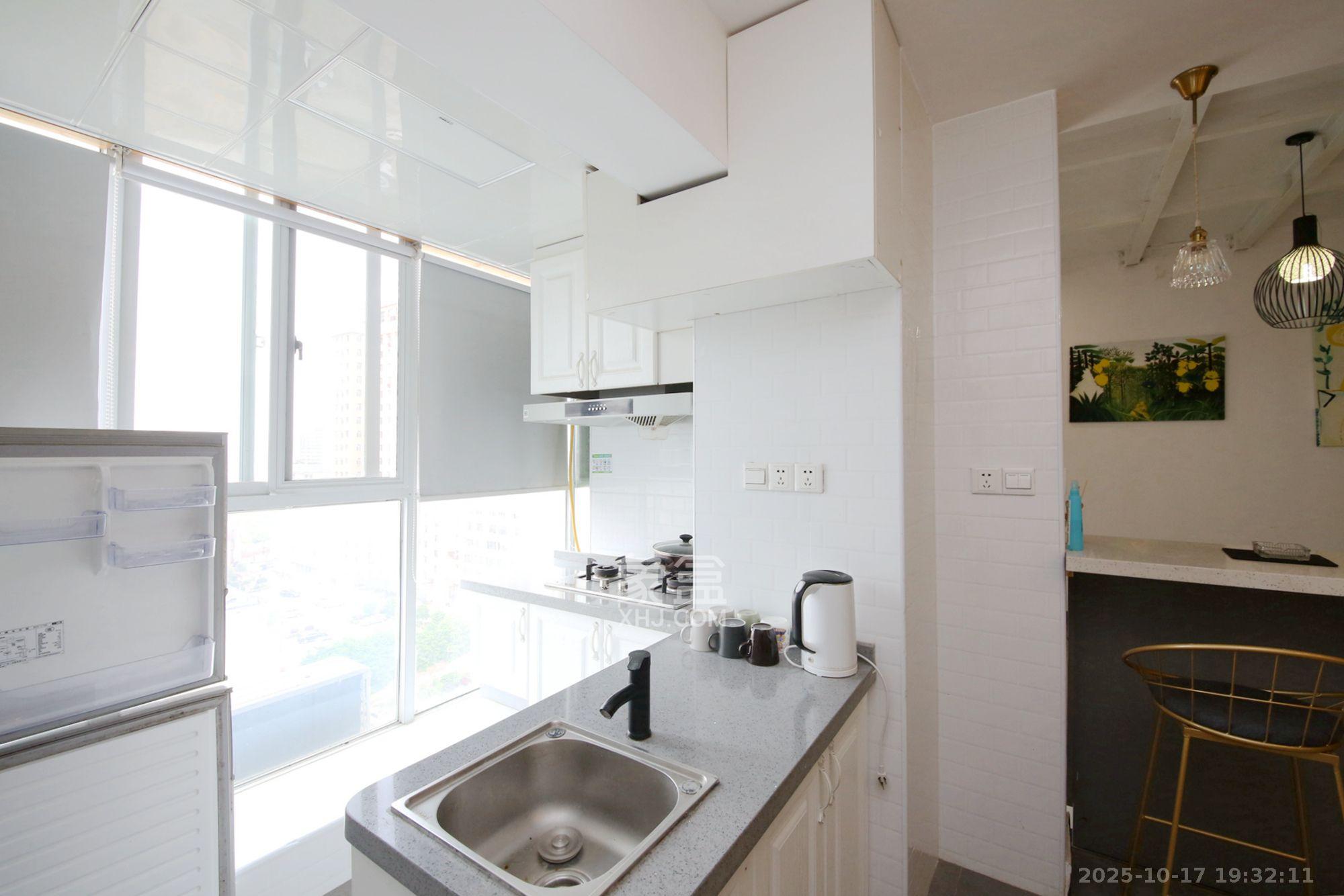 香格里嘉园 3室2厅2卫 3000.0元/月 香格里嘉园 3室2厅2卫 3000.0元/月室内图