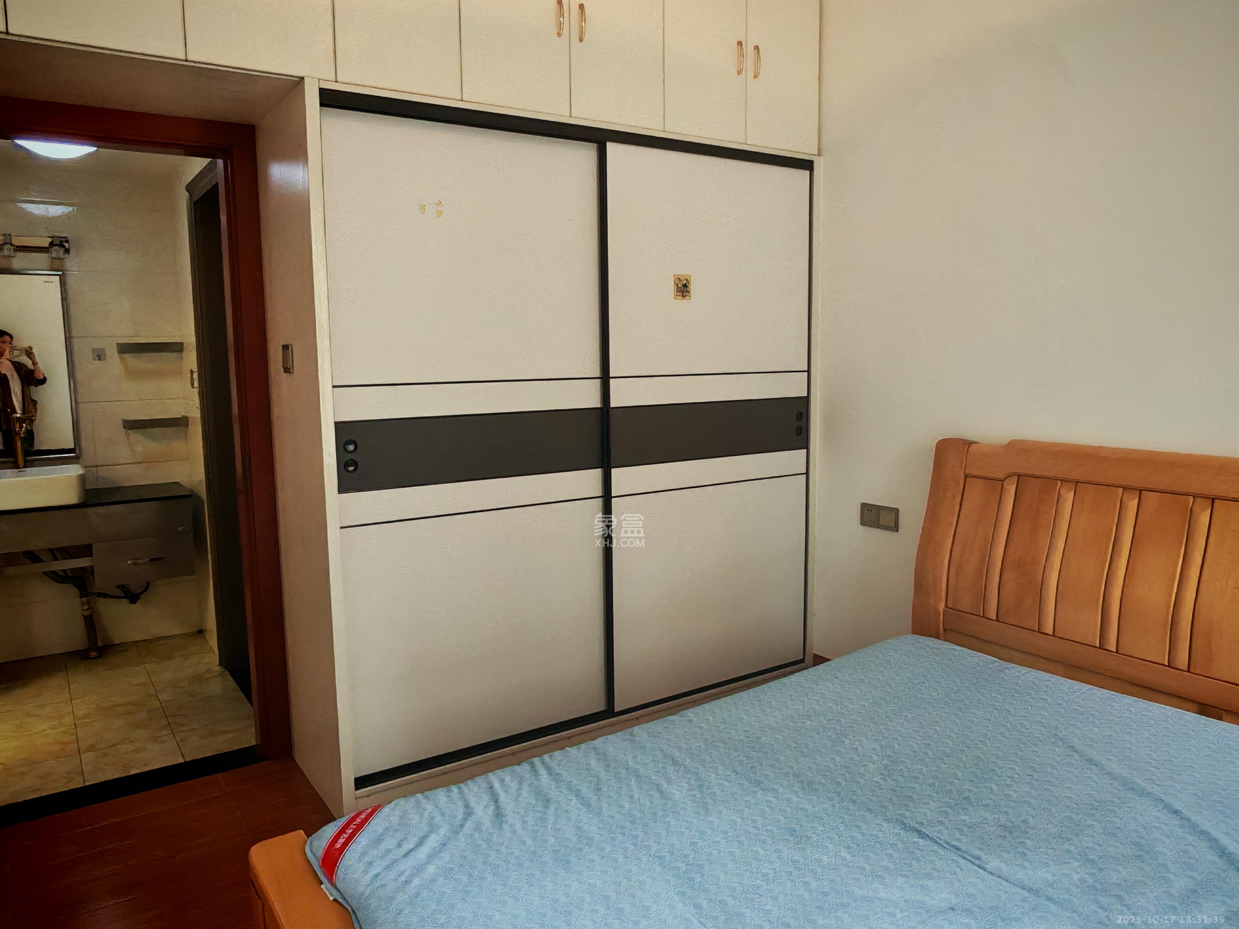 山语城三期  2室2厅1卫    1600.0元/月室内图