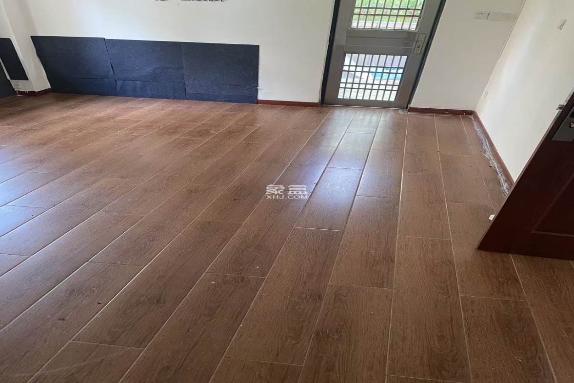 万花坊铂金公馆别墅 6室3厅2卫 17000.0元/月 万花坊铂金公馆别墅 6室3厅2卫 17000.0元/月室内图