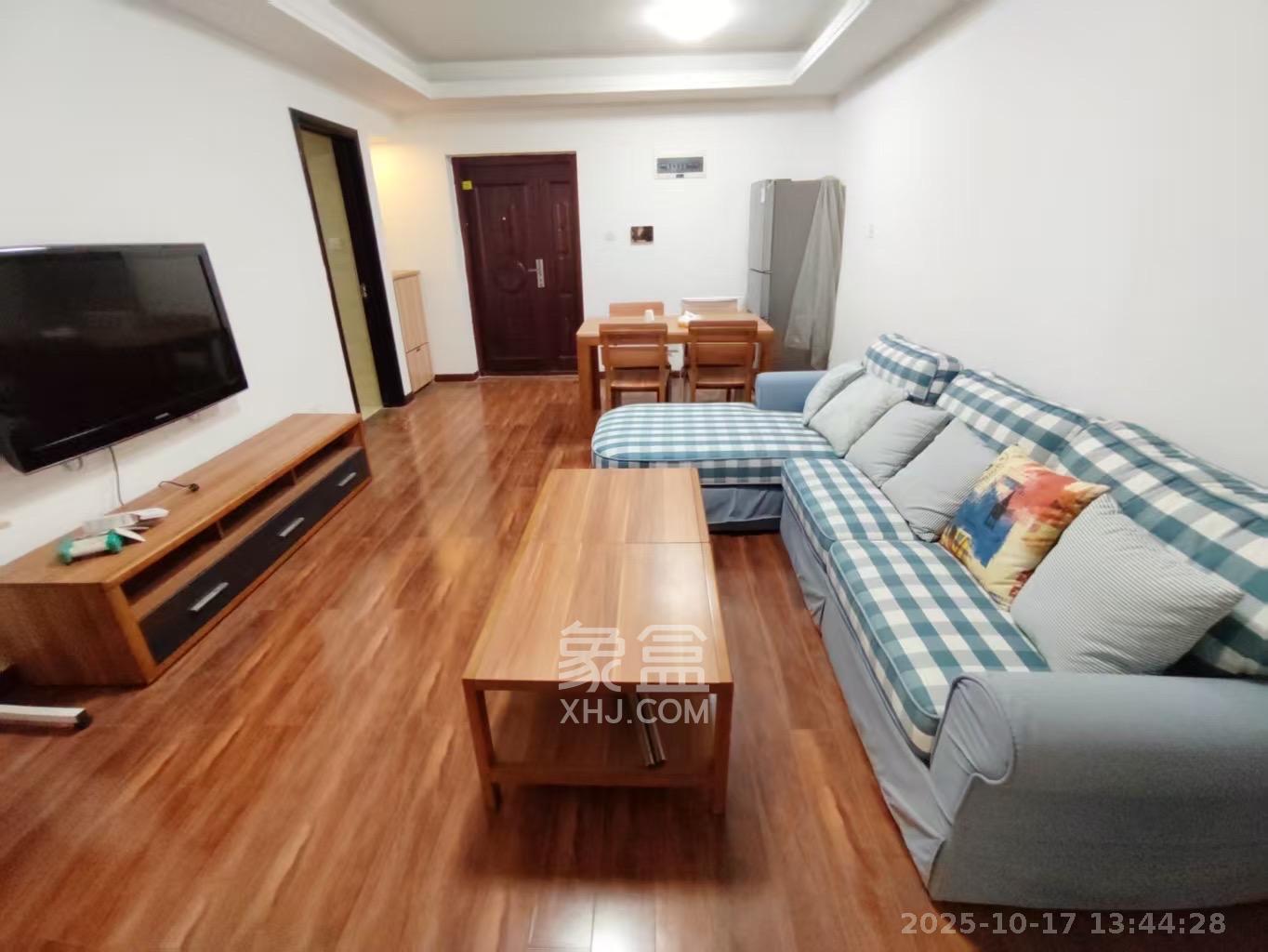 绿地中央广场  3室2厅1卫    2600.0元/月室内图