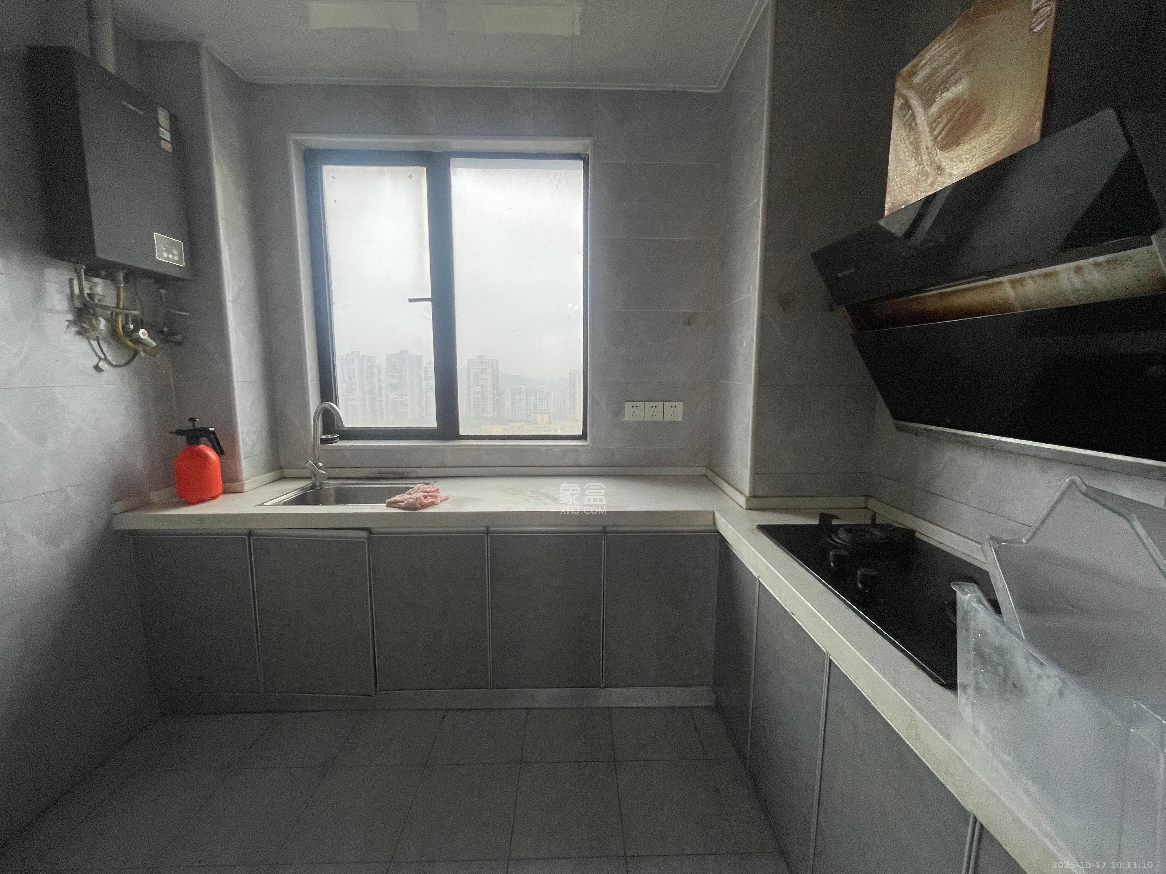 光明E城 3室2厅1卫 2500.0元/月 光明E城 3室2厅1卫 2500.0元/月室内图