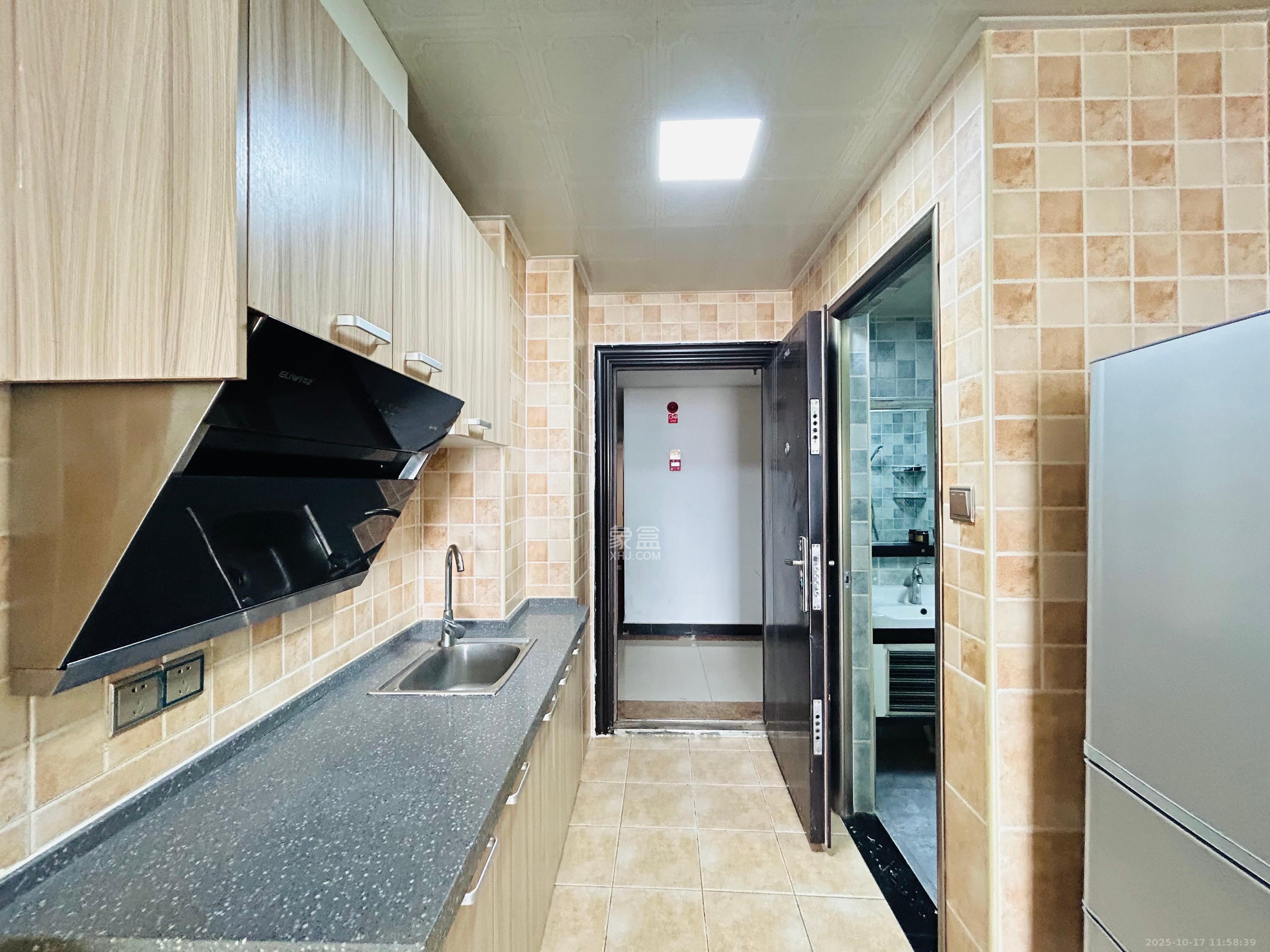 梅溪国际公寓(步步高新天地)  1室1厅1卫    1600.0元/月 梅溪国际公寓(步步高新天地)  1室1厅1卫    1600.0元/月室内图