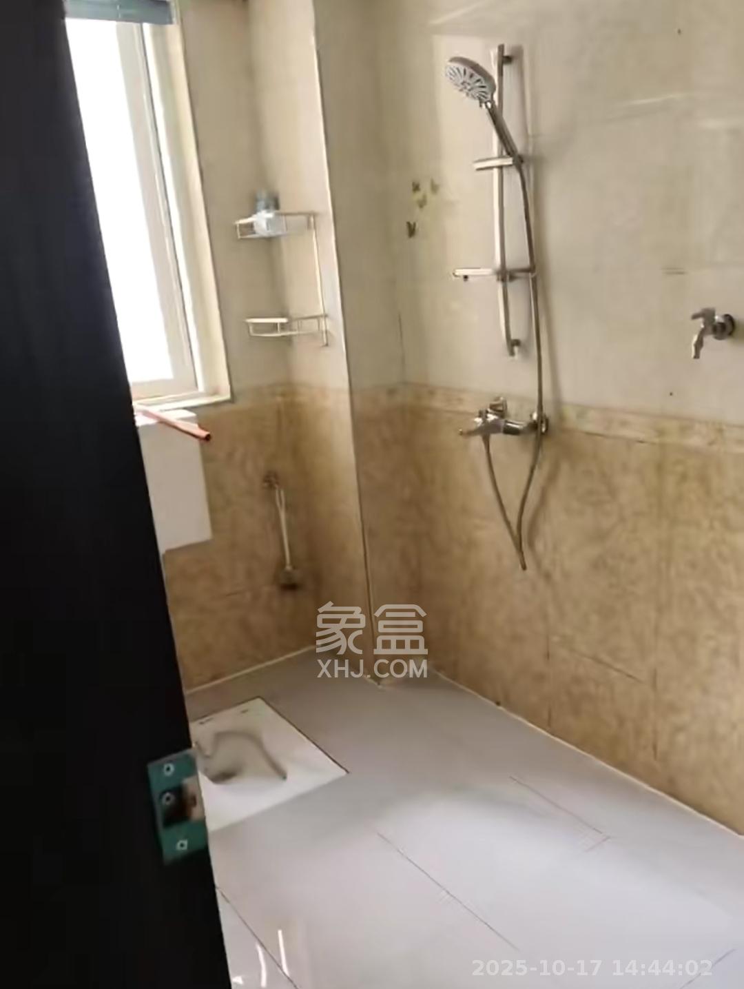 泊林晶城  2室1厅1卫    1800.0元/月室内图