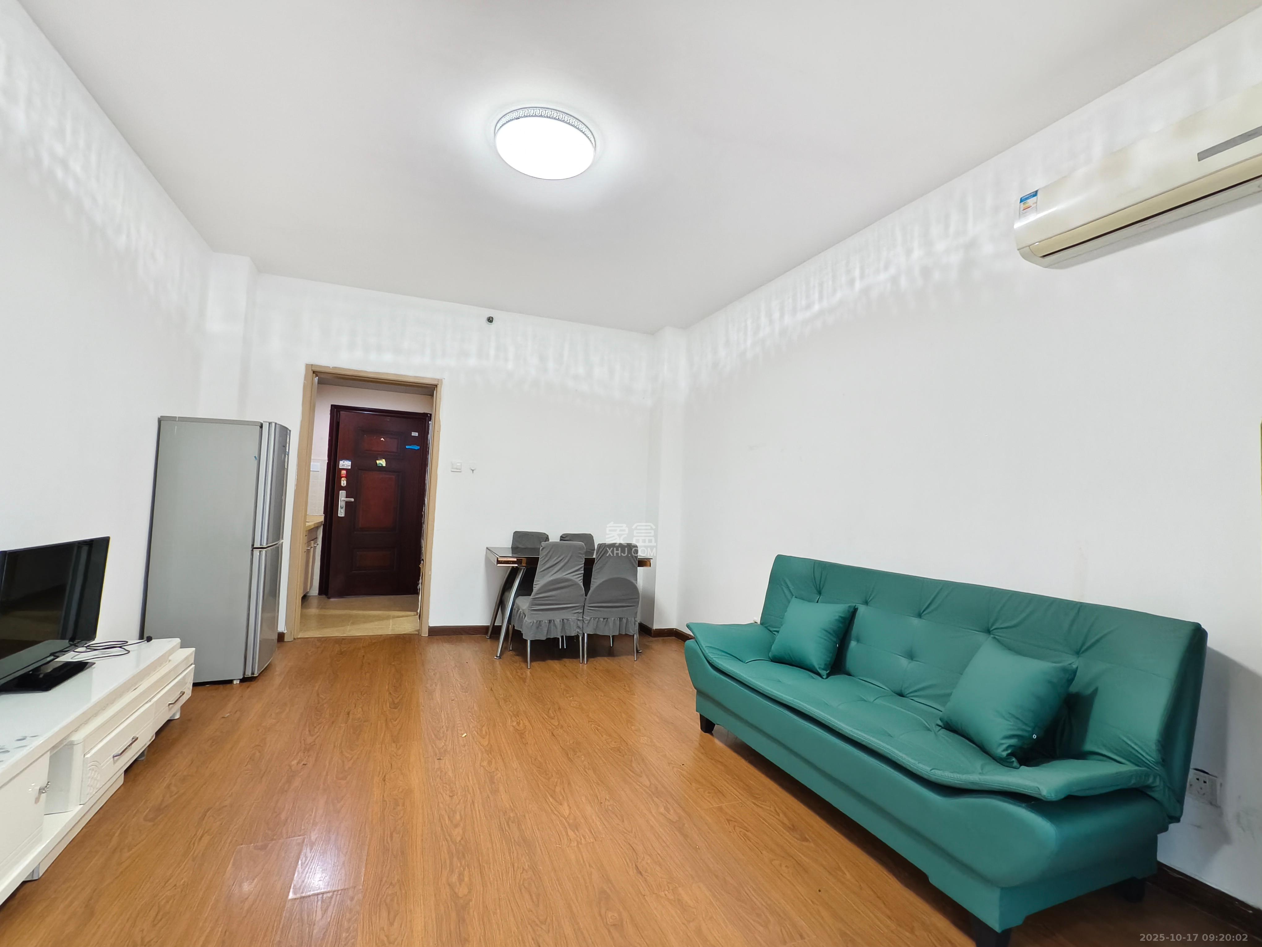 花漾年华（桂花园）  1室1厅1卫    1350.0元/月