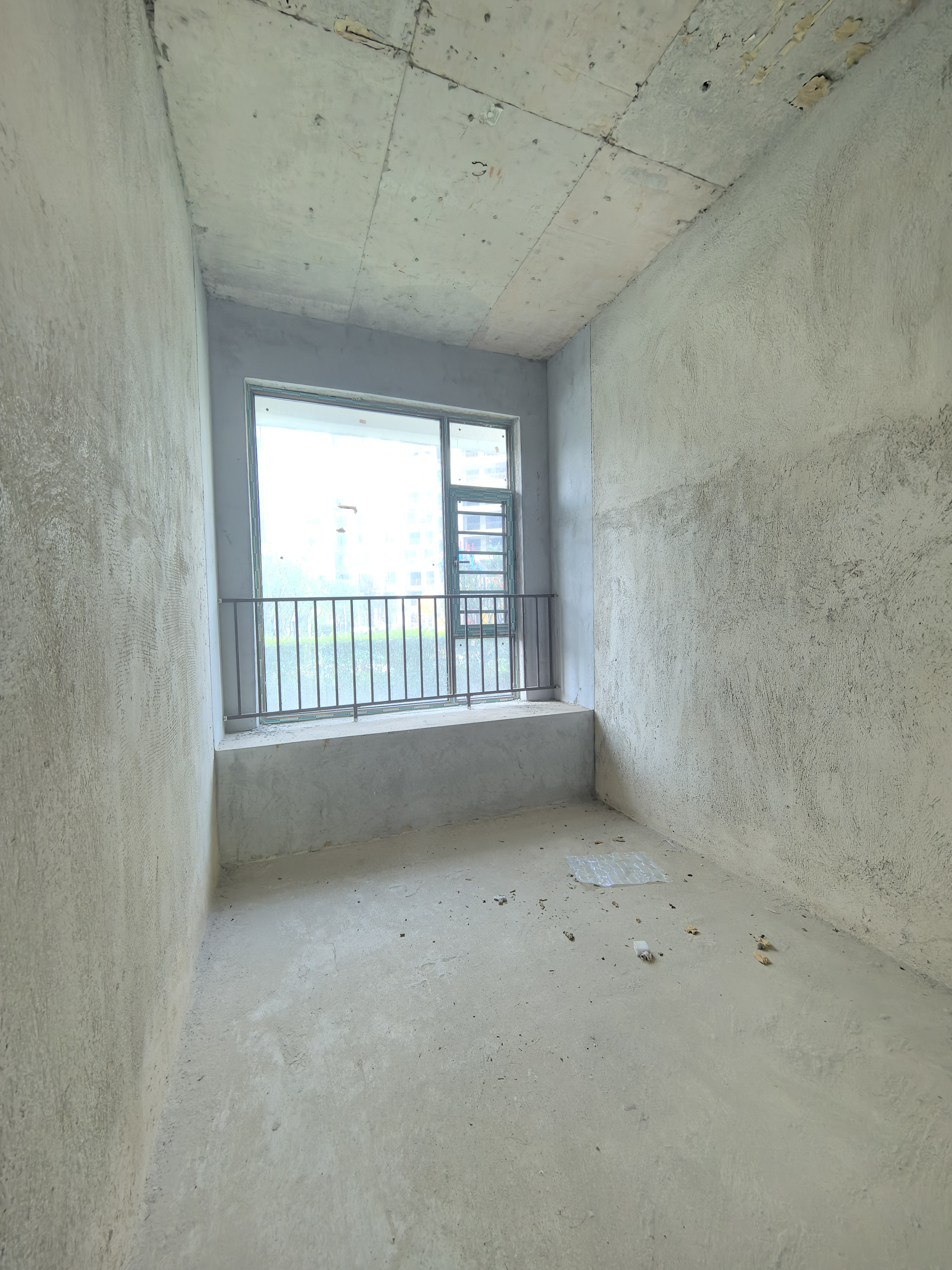 青春里-铂樾府  4室2厅2卫    105.8万客厅