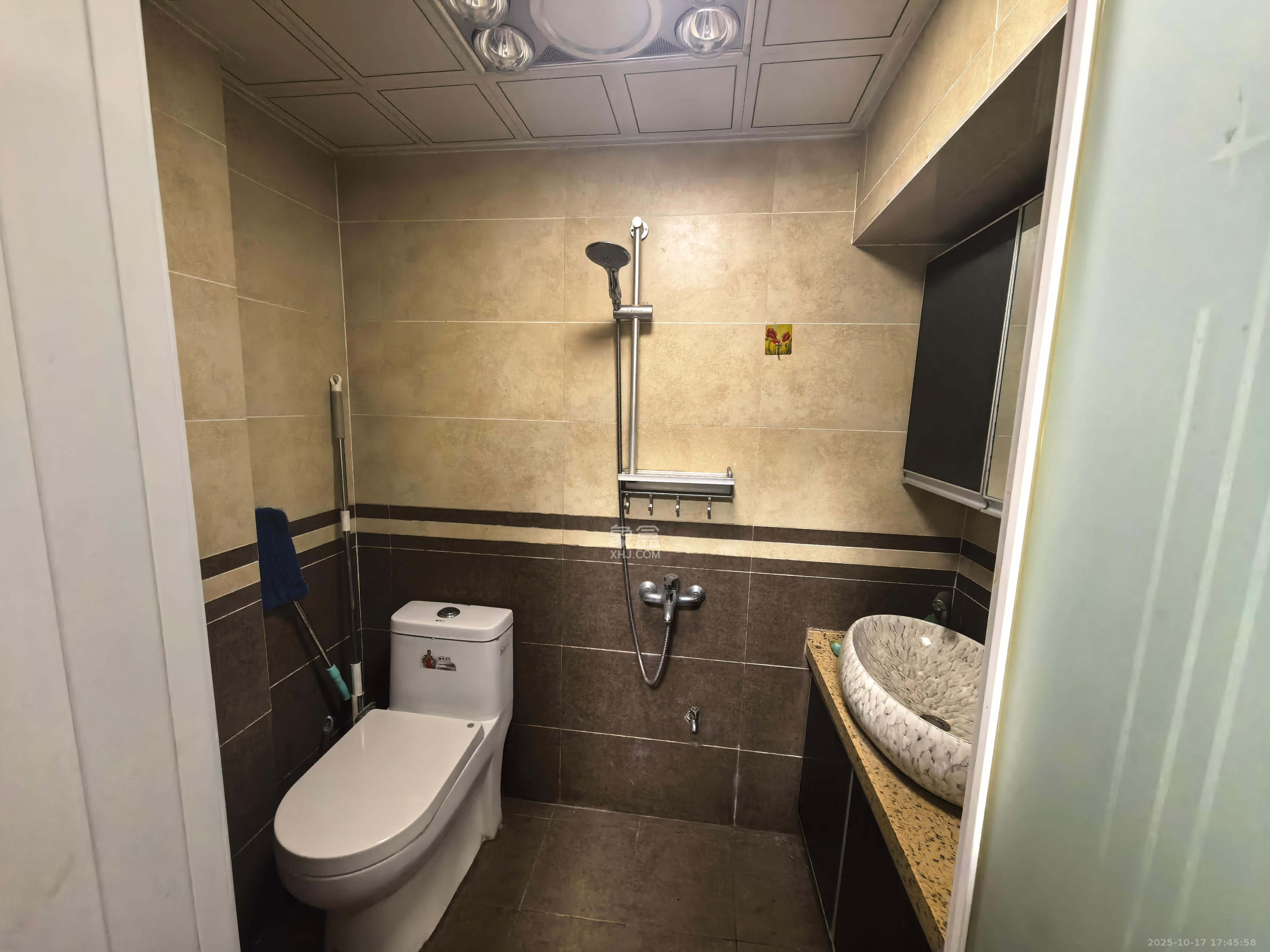 禾花村  2室1厅1卫    15.8万客厅