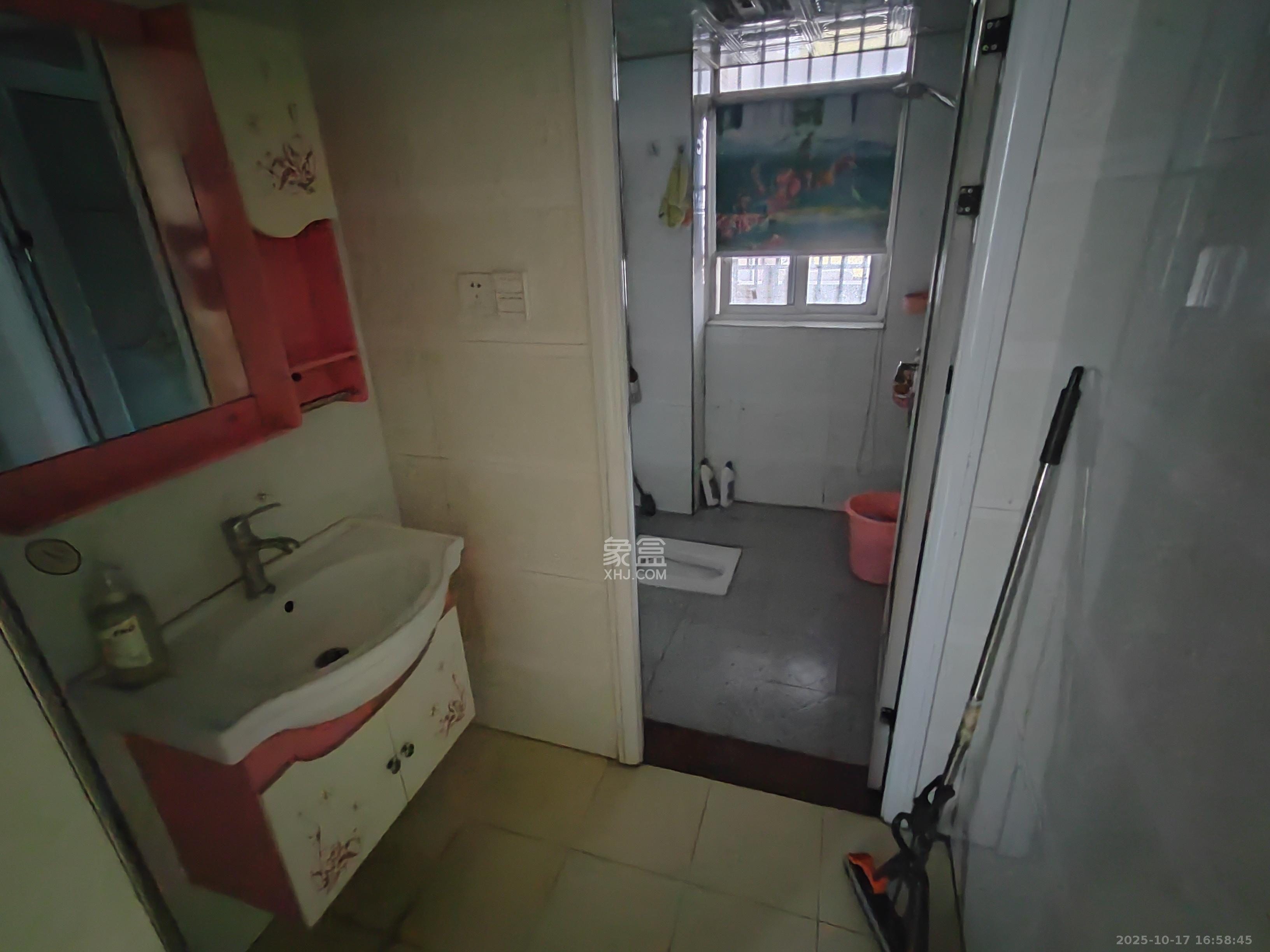 和馨园  2室1厅1卫    1800.0元/月室内图