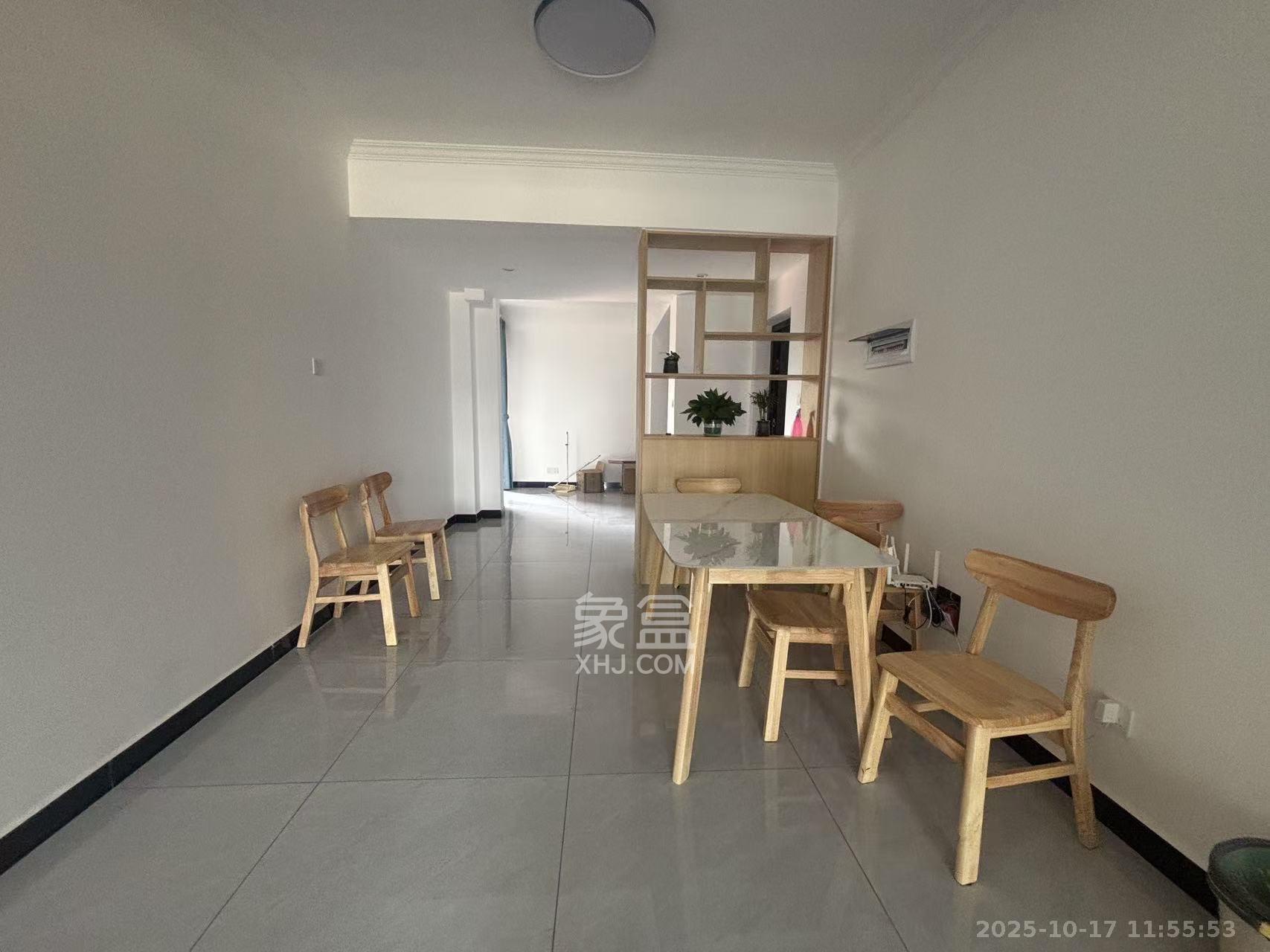 爵士湘  3室2厅2卫    2500.0元/月室内图