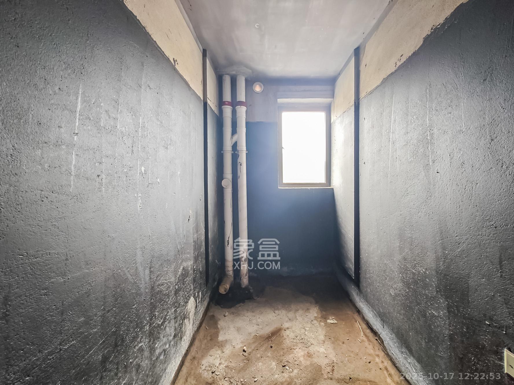 山语城三期  3室2厅2卫    80.0万 山语城三期  3室2厅2卫    80.0万卫生间