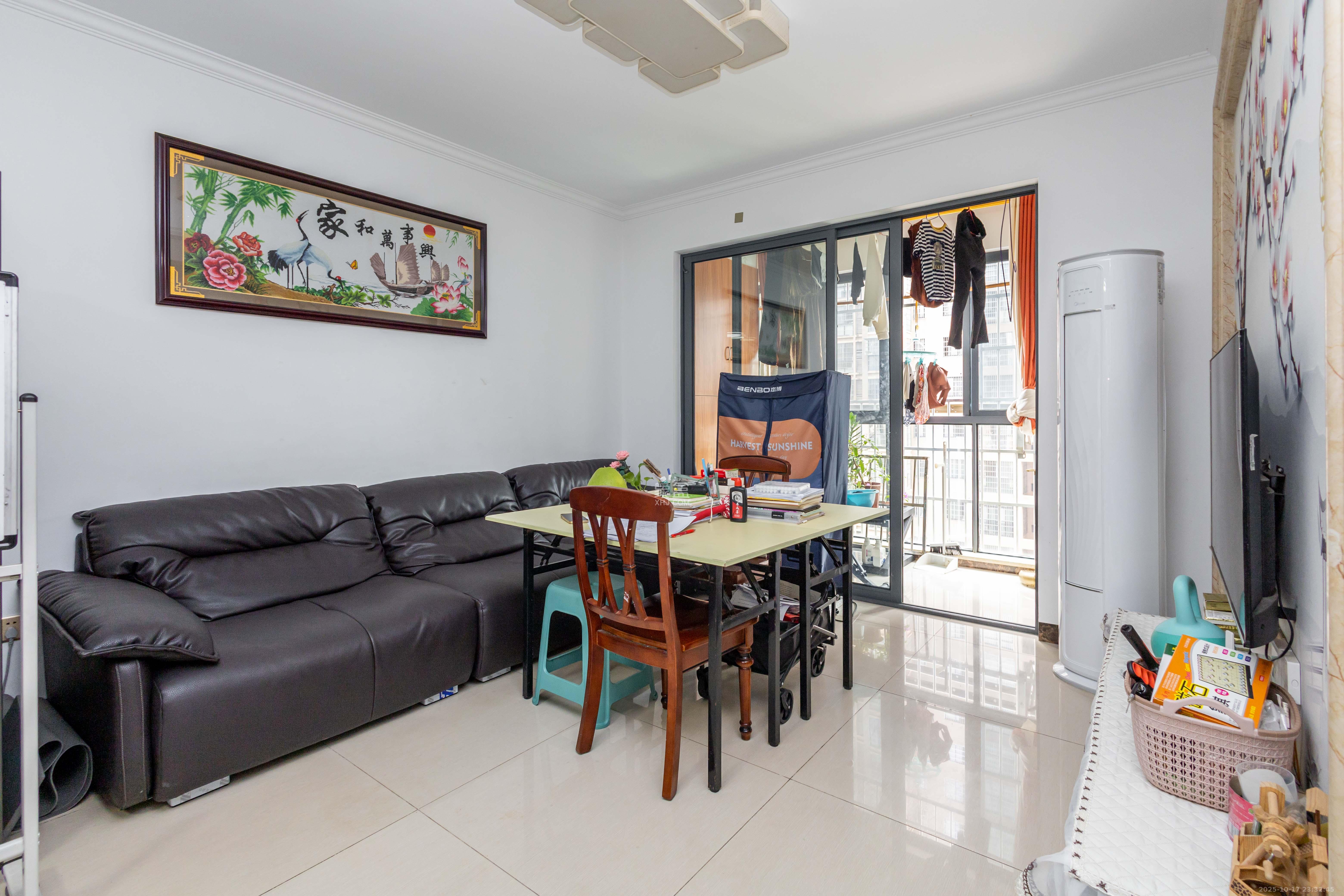 高林仕家  2室2厅1卫    48.8万客厅