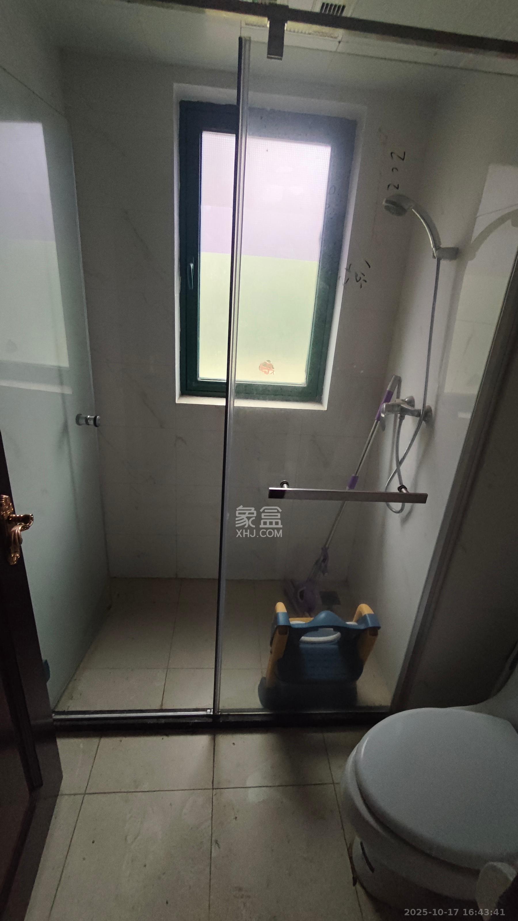 恒大雅苑  3室2厅2卫    2300.0元/月室内图