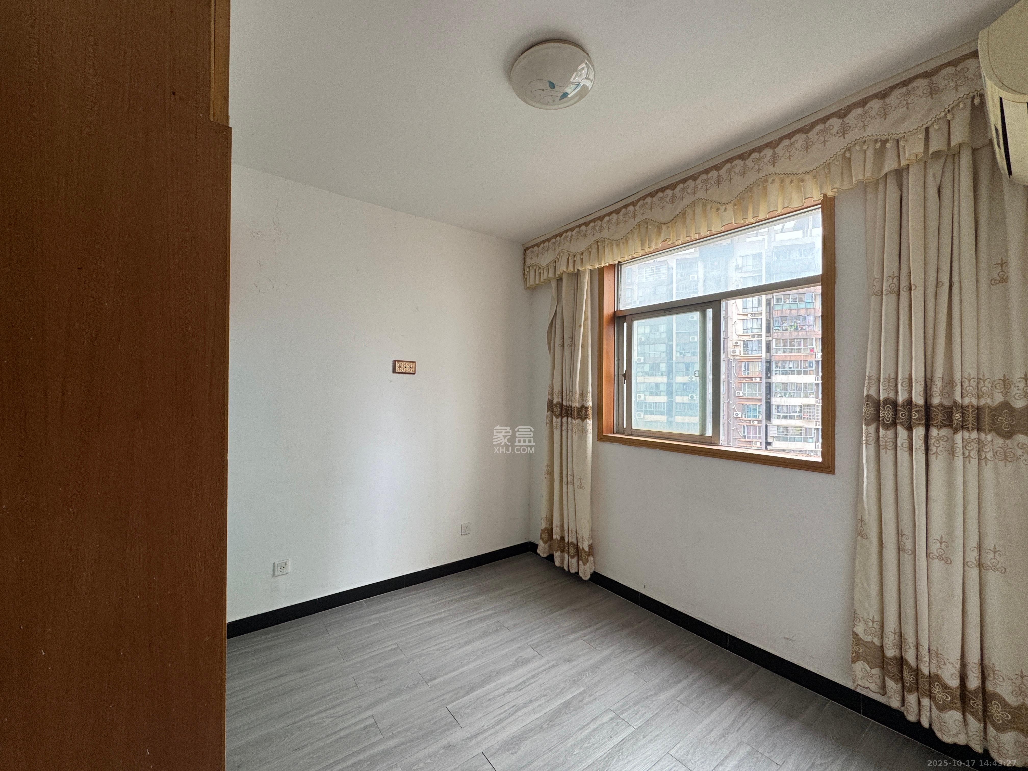 上河国际F座  3室2厅1卫    2300.0元/月 上河国际F座  3室2厅1卫    2300.0元/月室内图