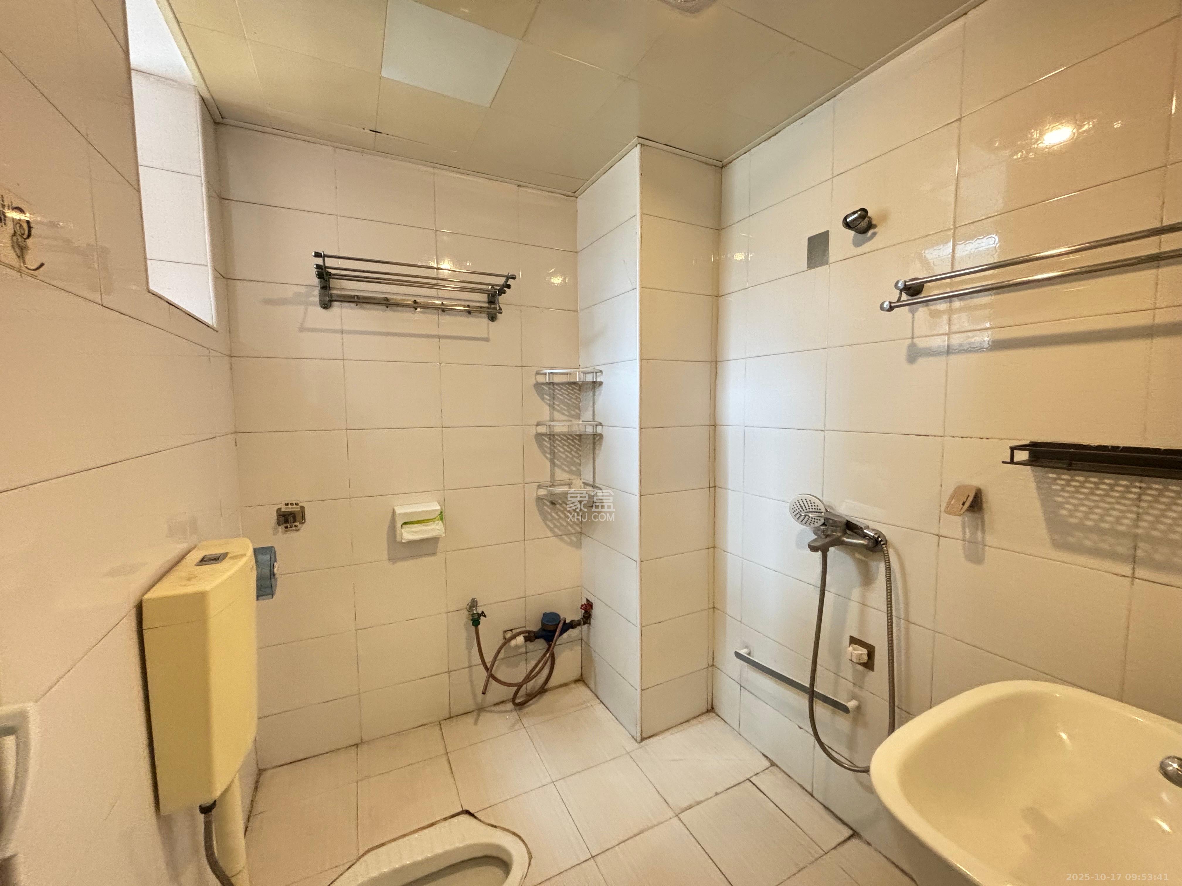 欧园  1室1厅1卫    1800.0元/月室内图