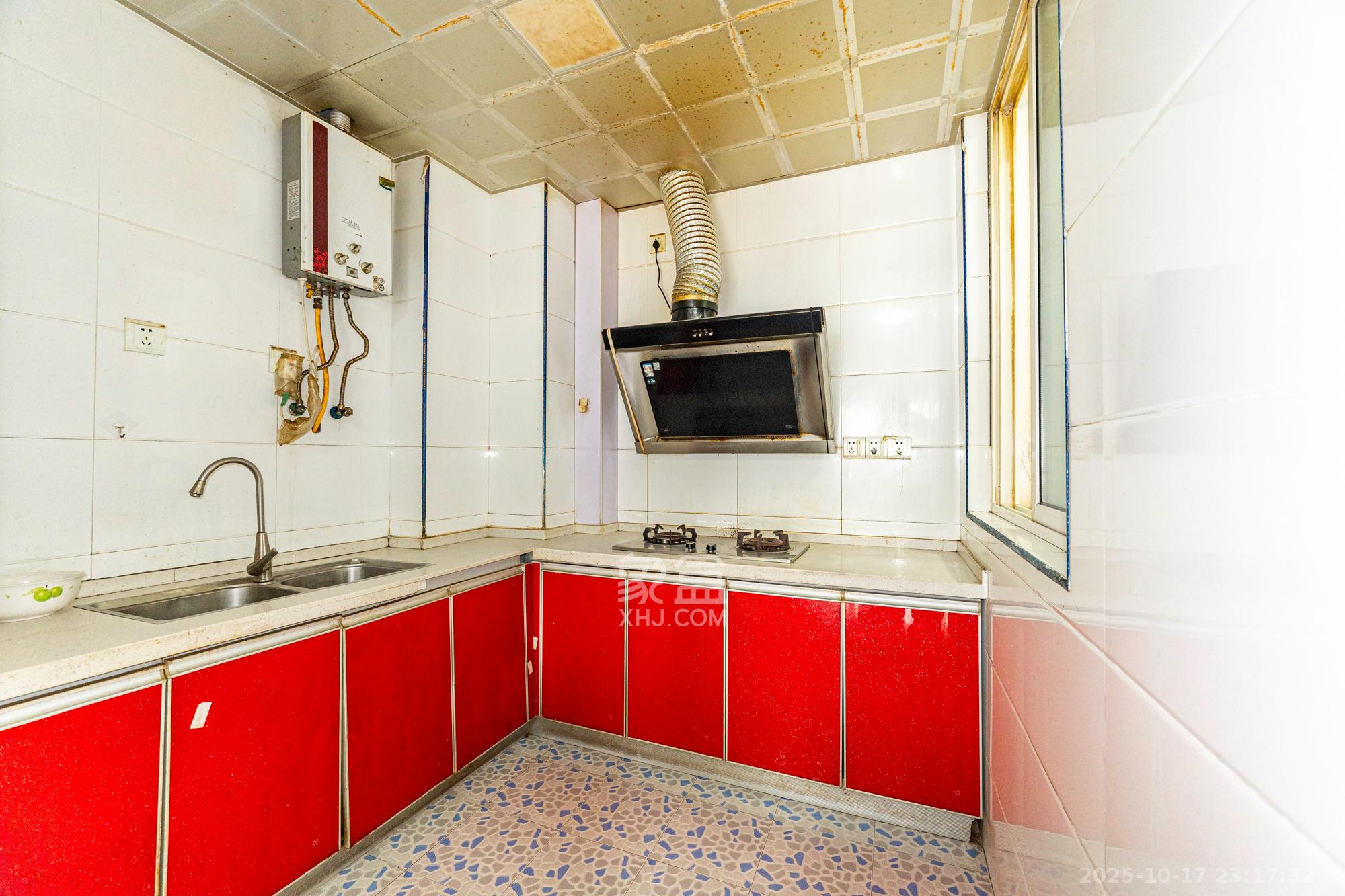 增辉凯旋帝景 2室2厅1卫 35.8万 增辉凯旋帝景 2室2厅1卫 35.8万厨房