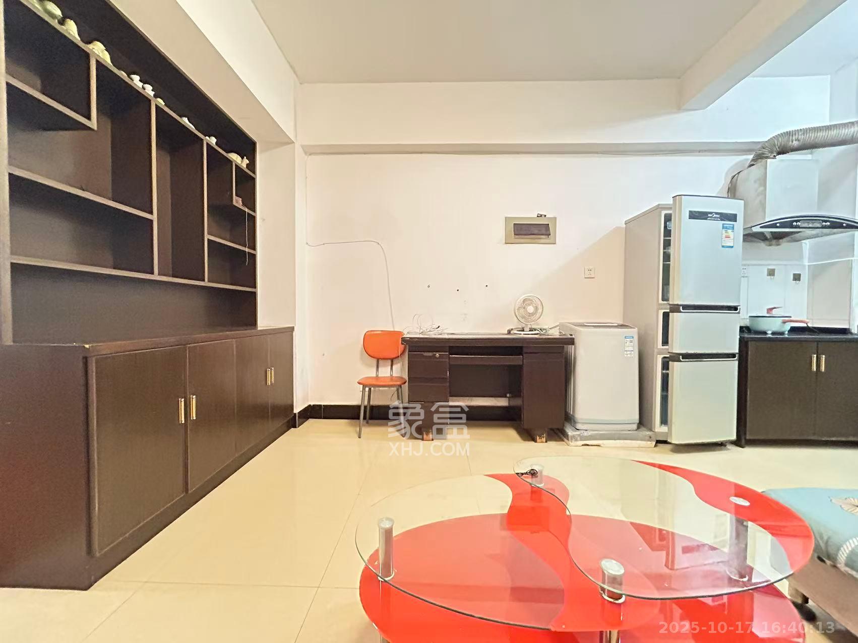 湘水一城(一期)  1室1厅1卫    1350.0元/月室内图