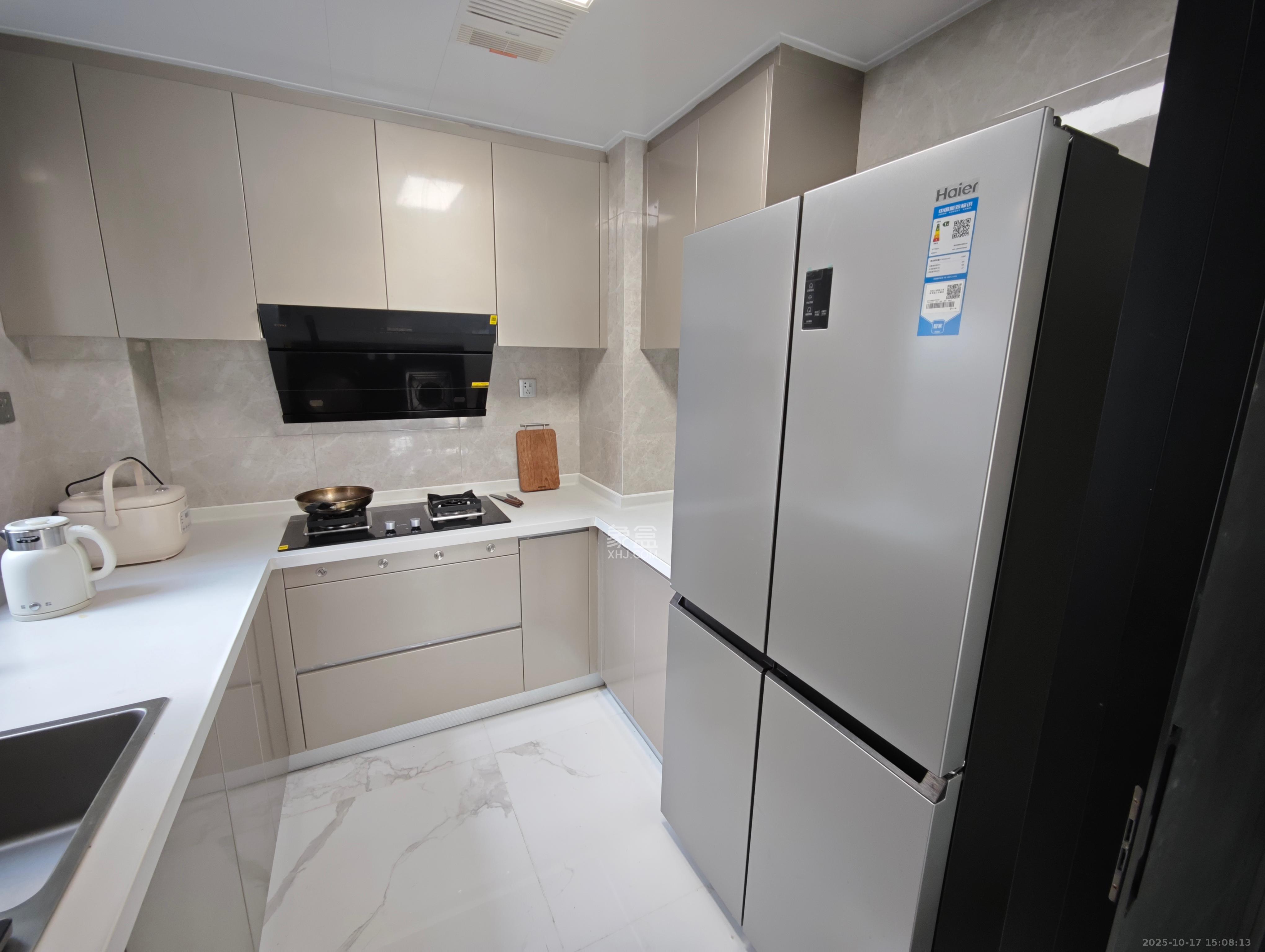 中海麓山境南区  3室2厅2卫    3000.0元/月 中海麓山境南区  3室2厅2卫    3000.0元/月室内图