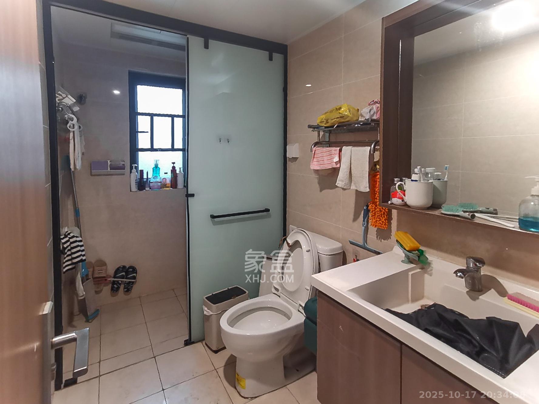 保利香槟国际 4室2厅2卫 115.0万 保利香槟国际 4室2厅2卫 115.0万卫生间