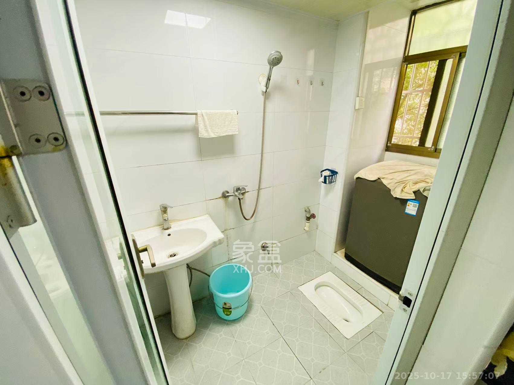 东文庙坪 2室2厅1卫 2500.0元/月 东文庙坪 2室2厅1卫 2500.0元/月室内图