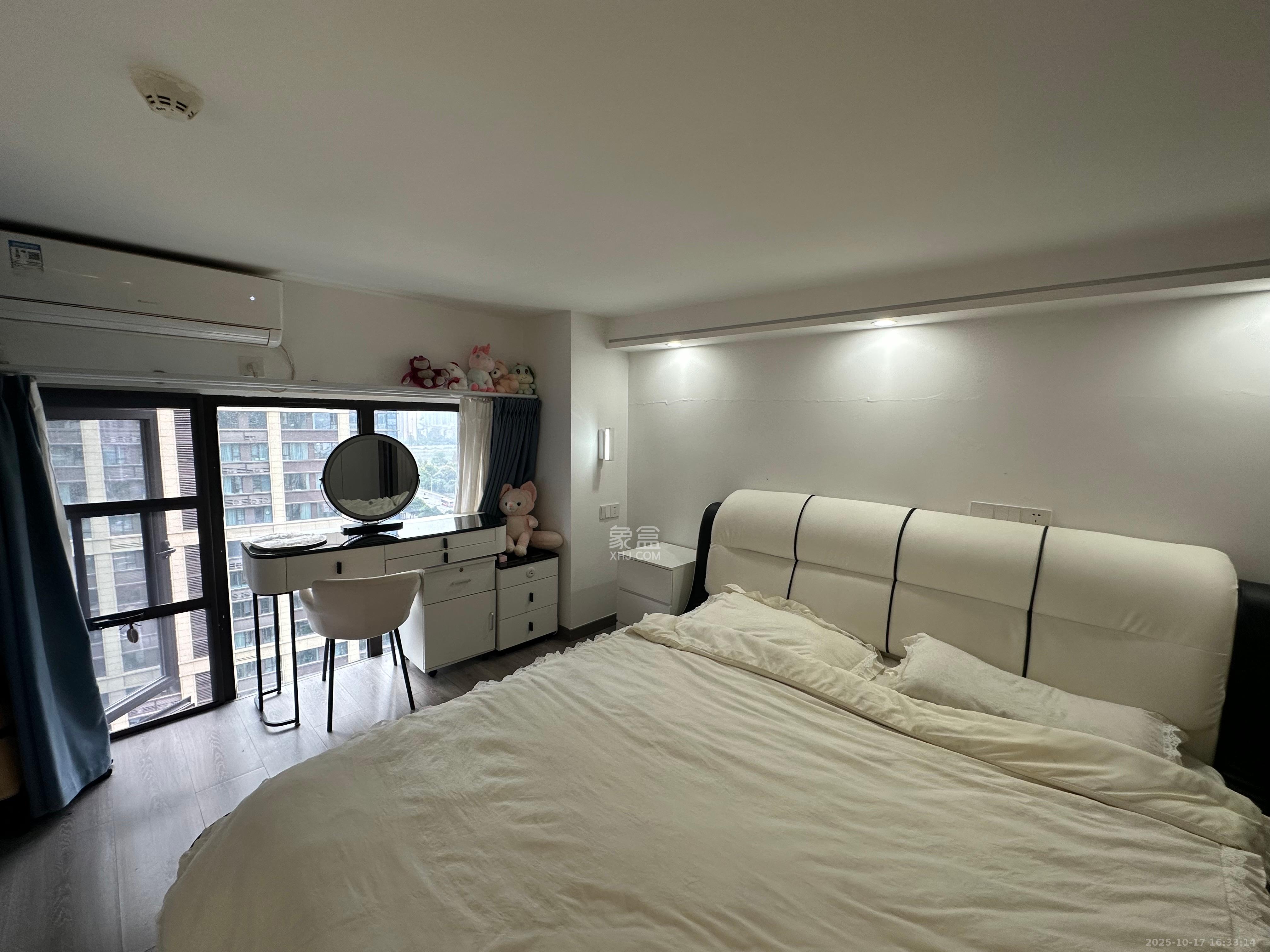 南益名士豪庭  1室0厅0卫    4000.0元/月室内图