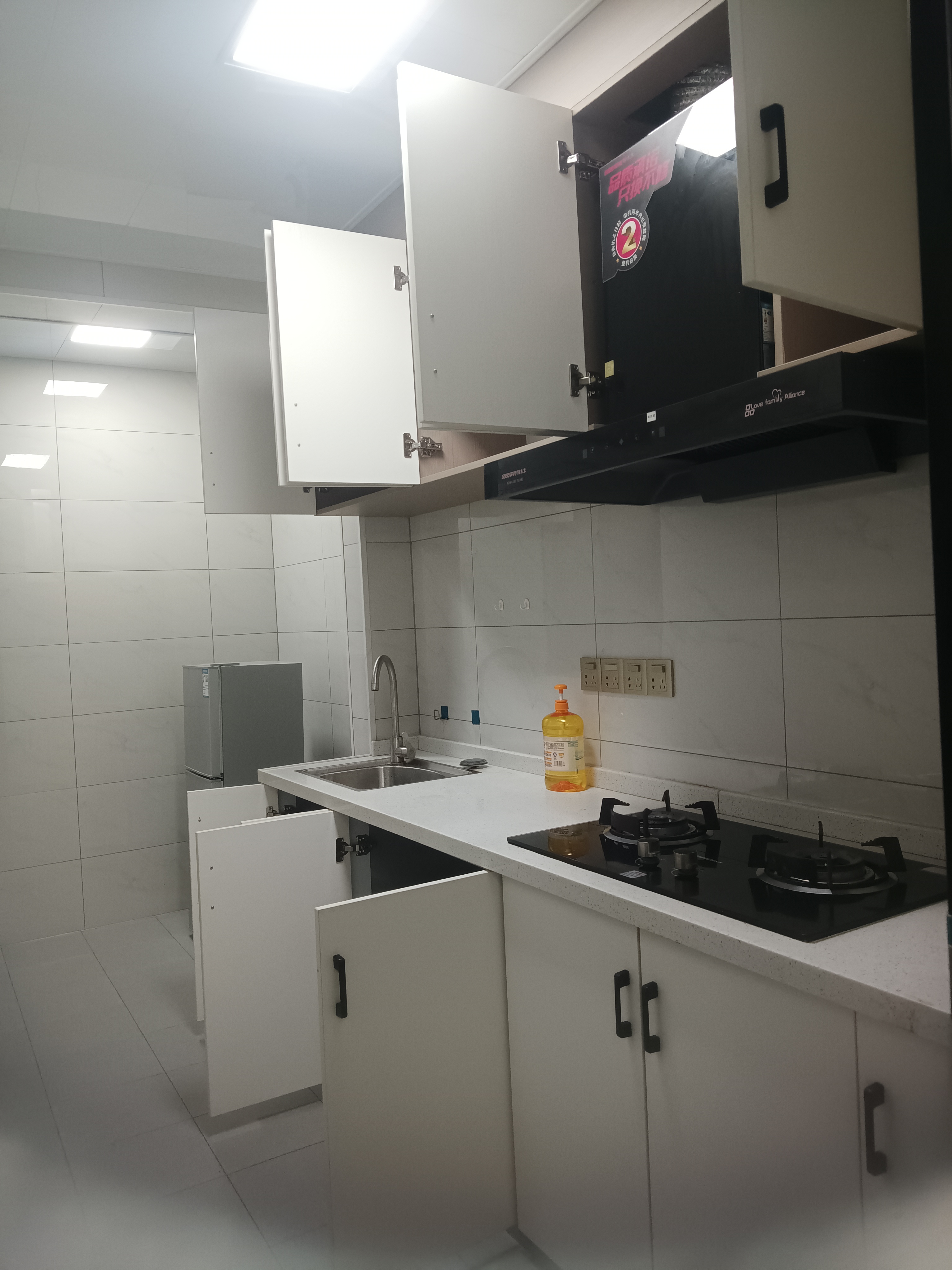 东城明珠 1室1厅1卫 1400.0元/月 东城明珠 1室1厅1卫 1400.0元/月室内图