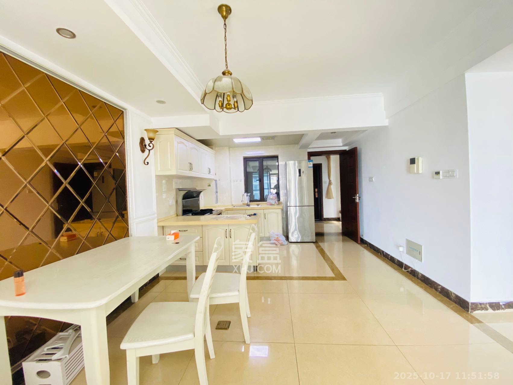 海洋半岛(月珑湾)  3室2厅1卫    2600.0元/月 海洋半岛(月珑湾)  3室2厅1卫    2600.0元/月室内图