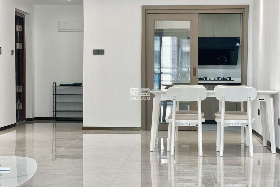 海航豪庭南苑  2室2厅1卫    4500.0元/月 海航豪庭南苑  2室2厅1卫    4500.0元/月室内图