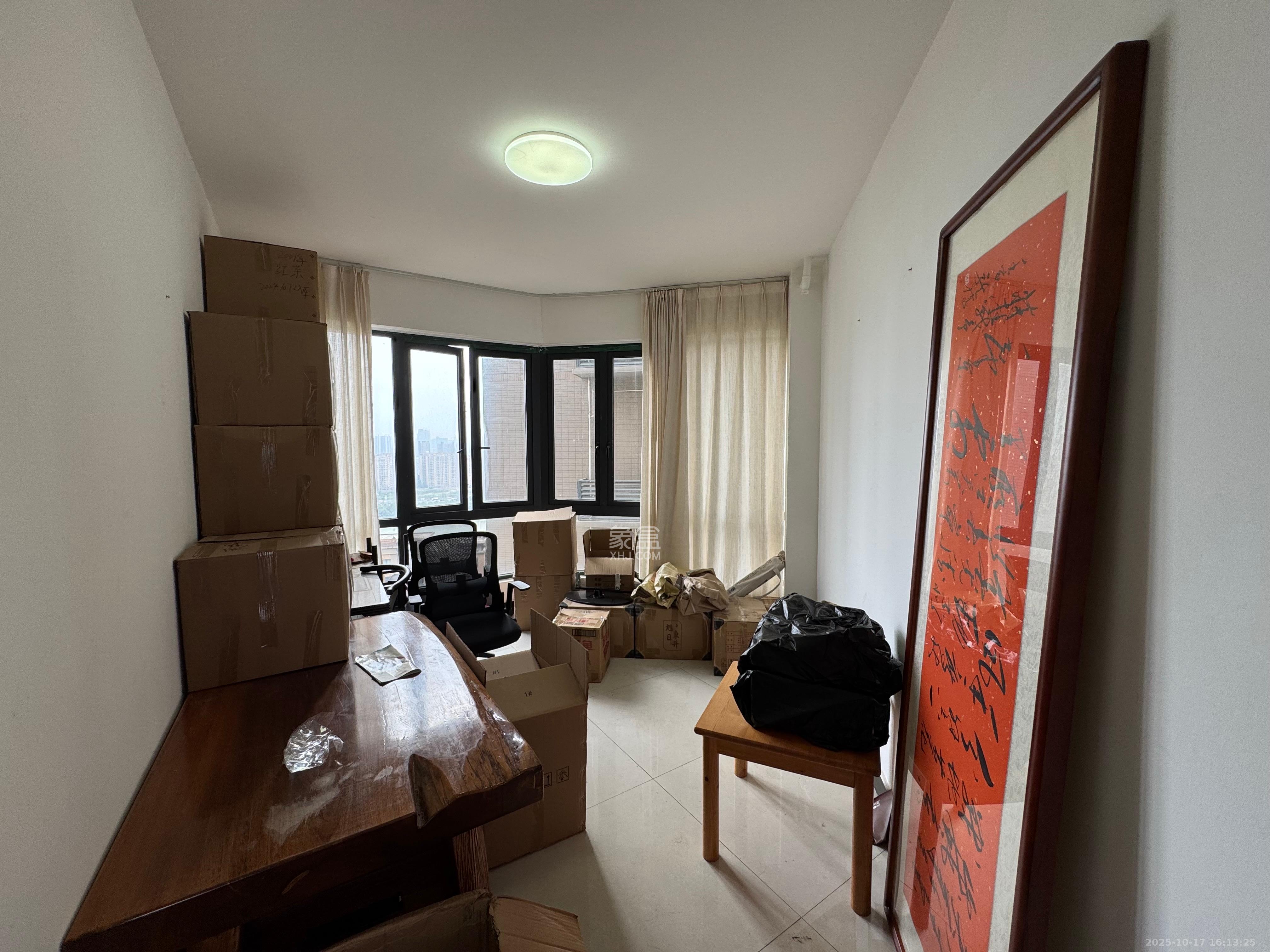 藏珑湖上国际花园  4室2厅2卫    5500.0元/月室内图