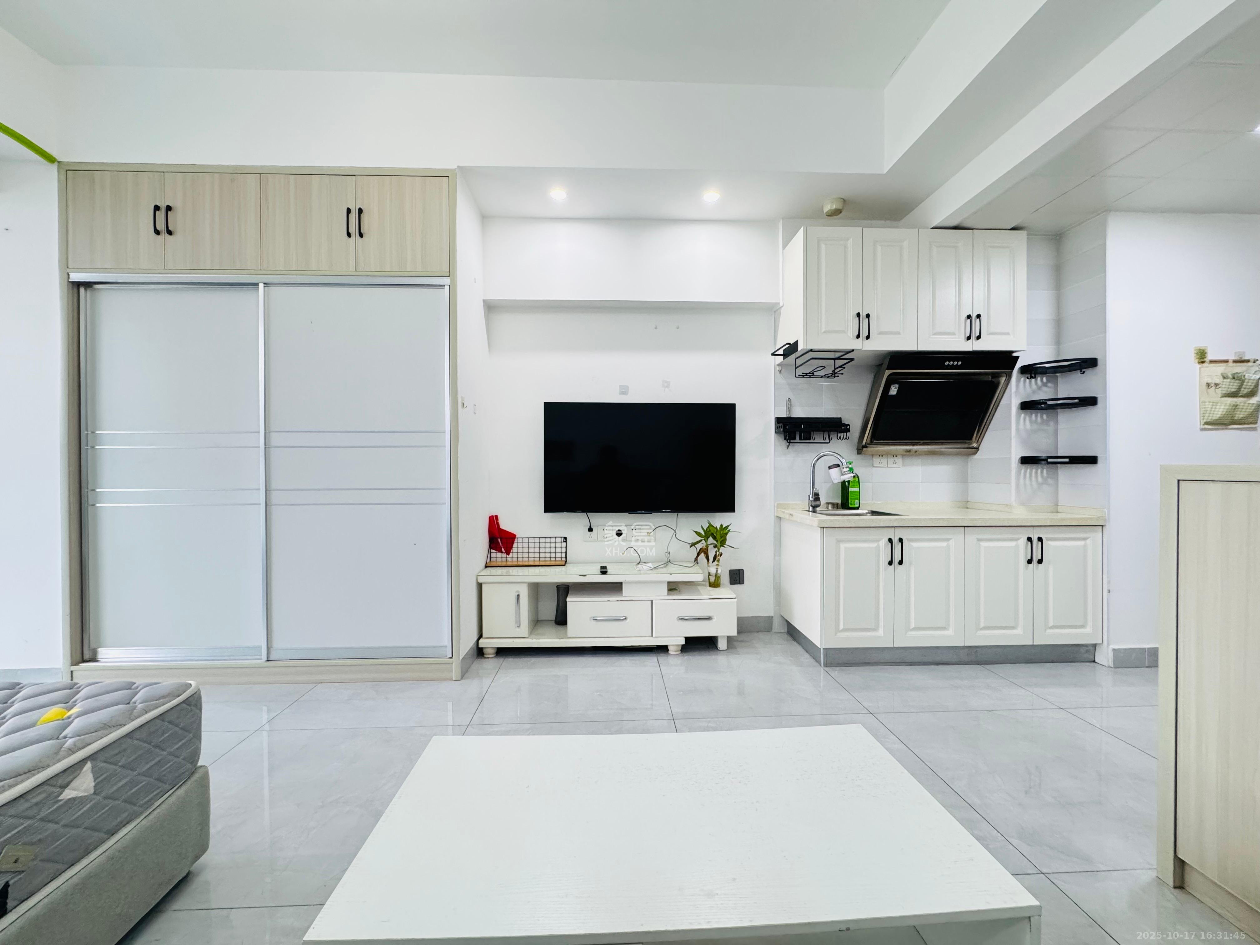 C-park天悦城(紫檀溪苑二期)  1室1厅1卫    1600.0元/月 C-park天悦城(紫檀溪苑二期)  1室1厅1卫    1600.0元/月室内图