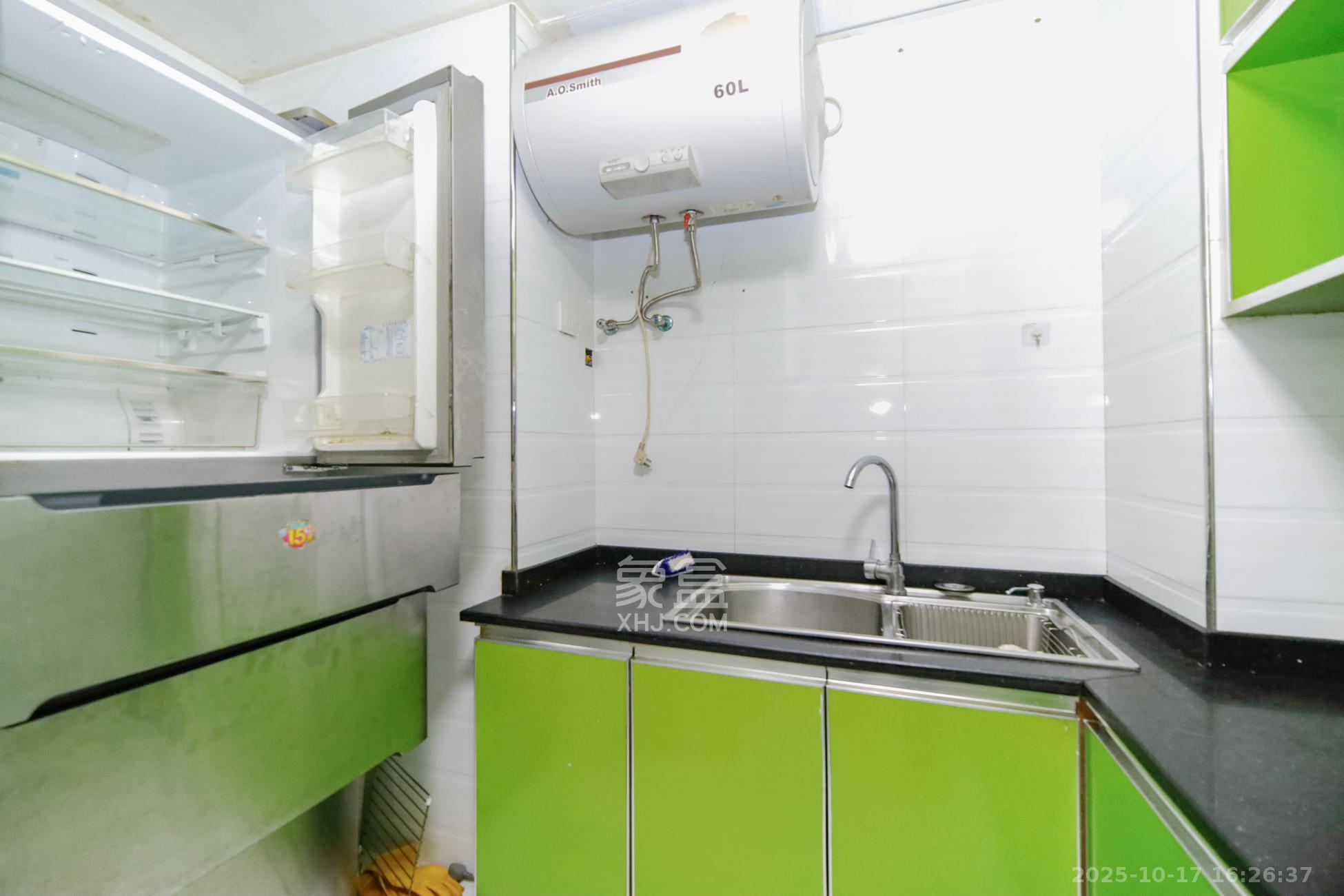 亚商国际  2室2厅1卫    42.8万厨房