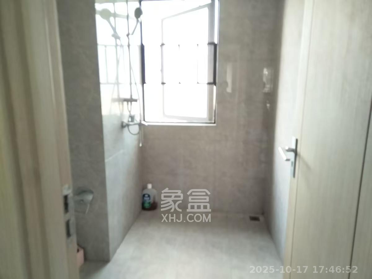 长房星城天地  4室2厅2卫    4500.0元/月室内图
