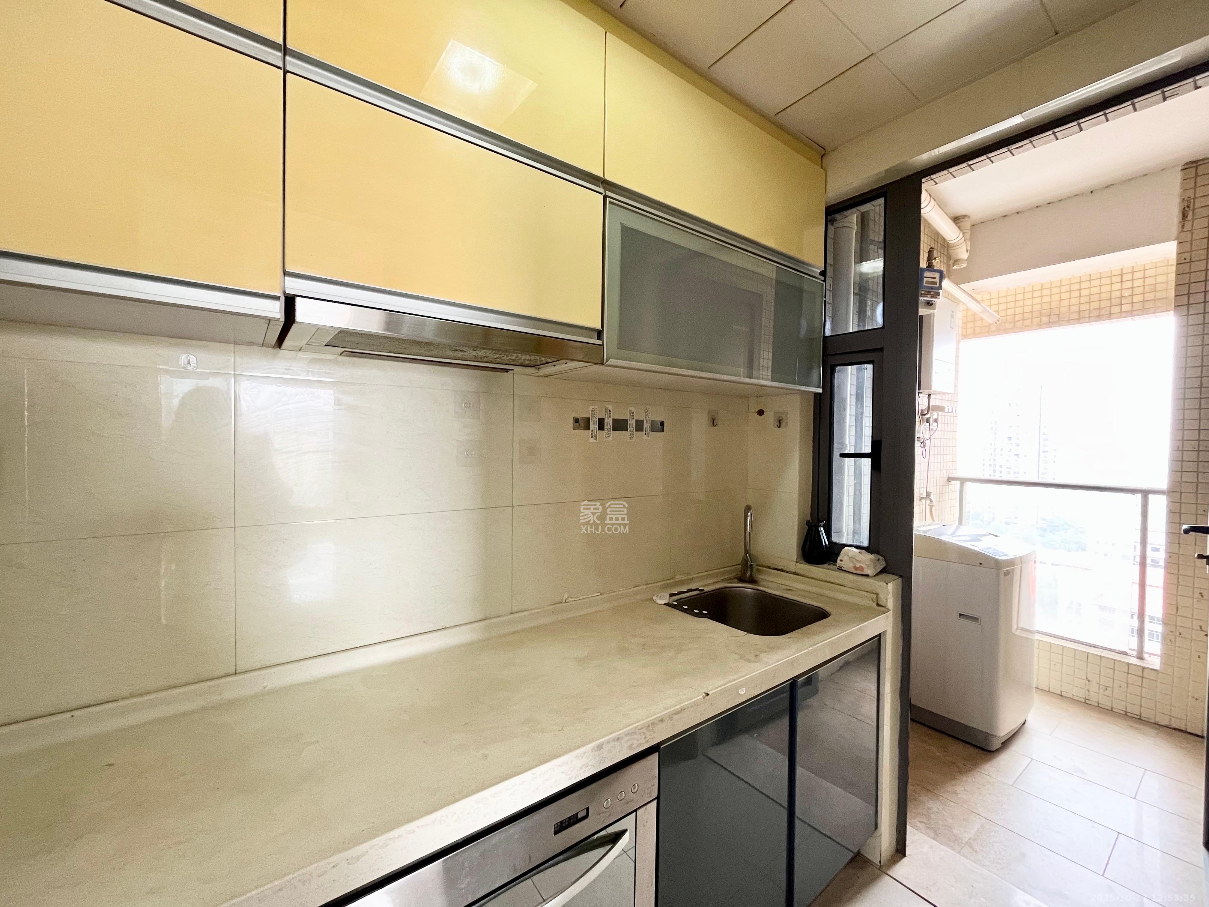 珠江花城四期花盛 1室1厅1卫 1600.0元/月 珠江花城四期花盛 1室1厅1卫 1600.0元/月室内图