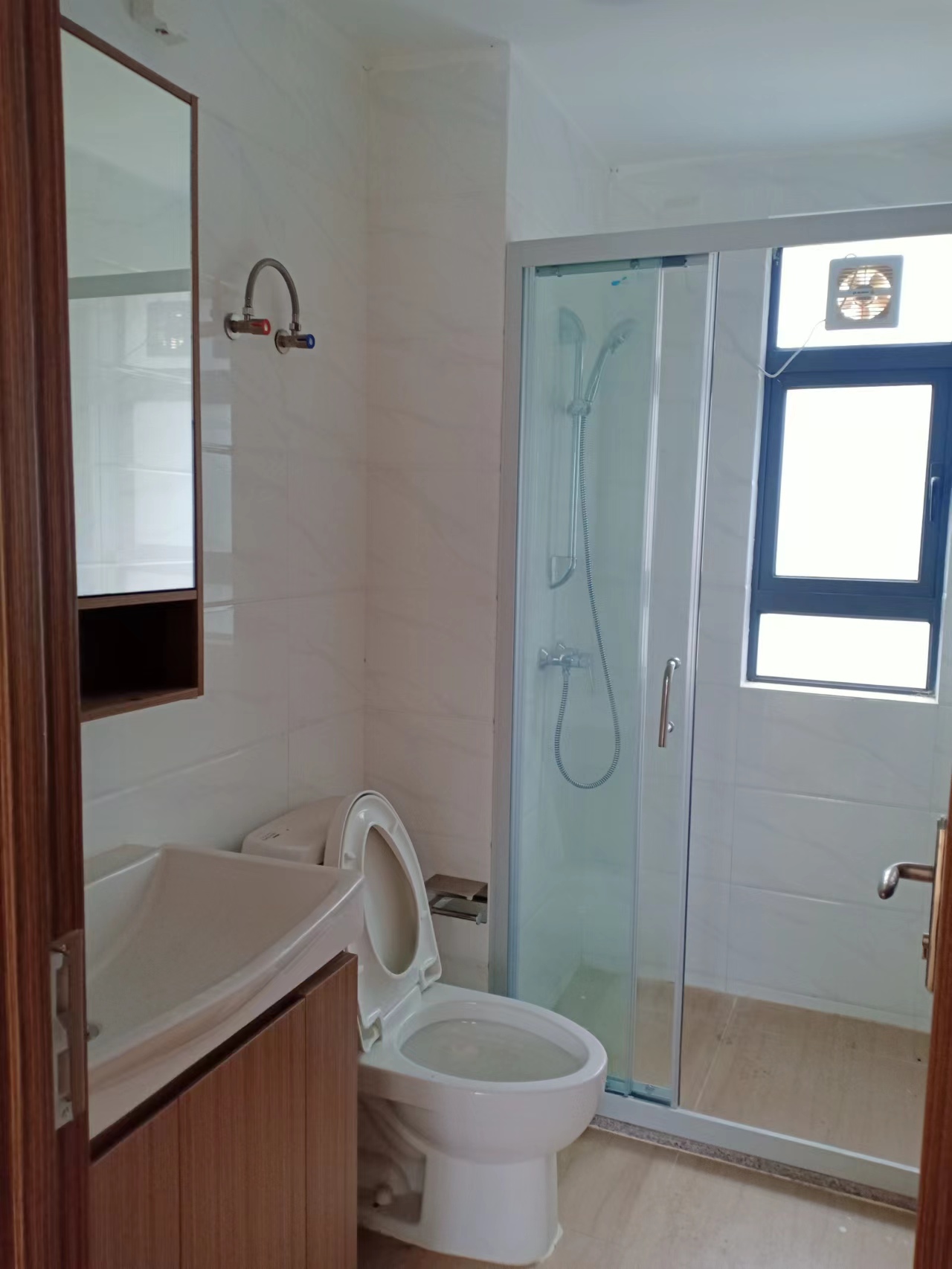 碧桂园一、二期（中央首府）  3室2厅2卫    170.0万