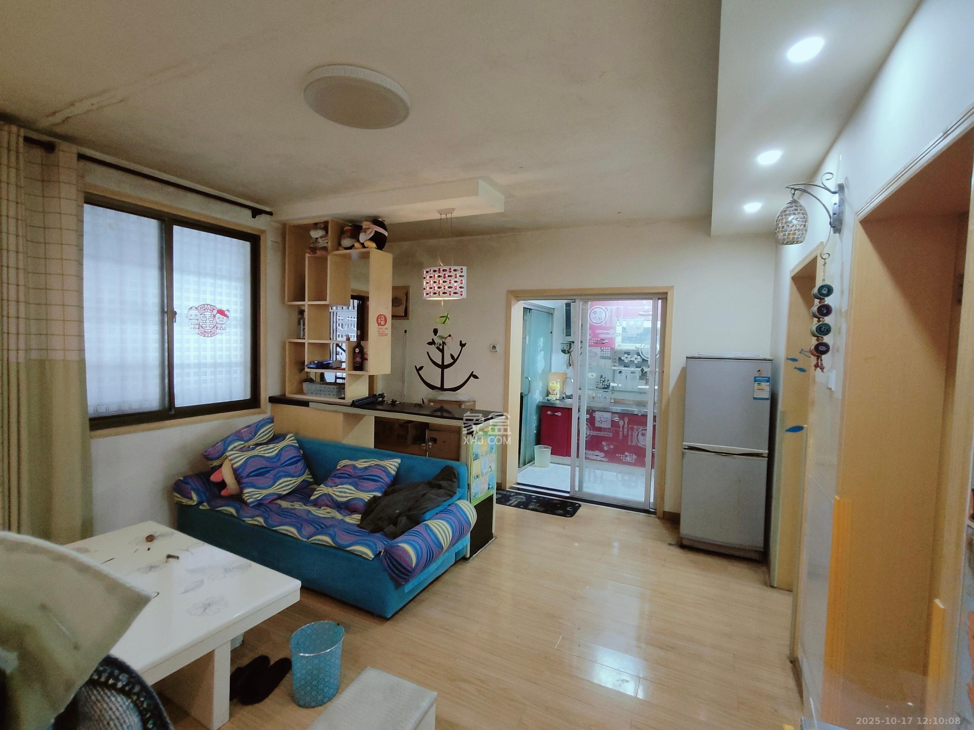 向东南社区  2室1厅1卫    1600.0元/月室内图