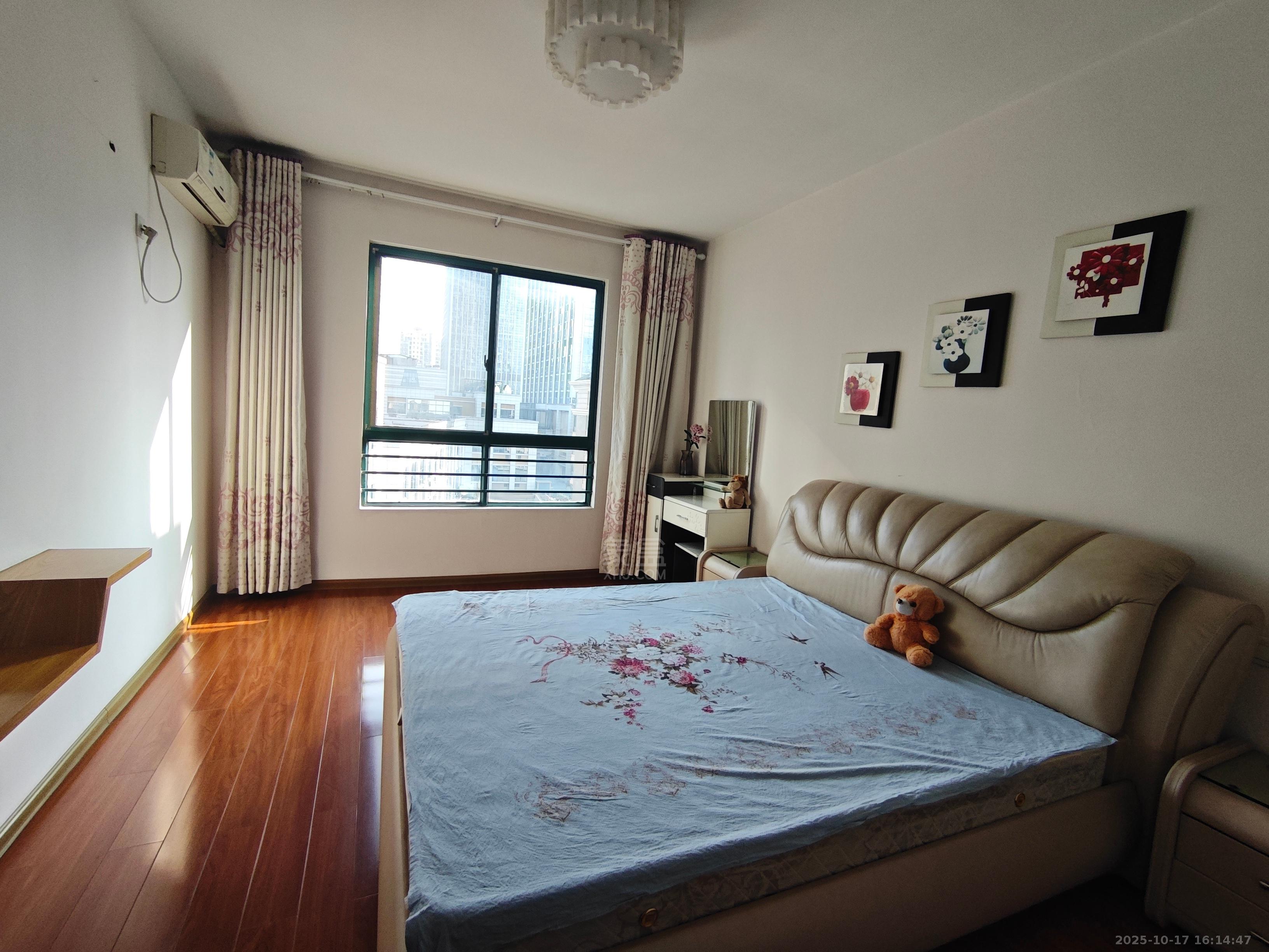 尚格名城东岸花园  3室2厅2卫    1500.0元/月 尚格名城东岸花园  3室2厅2卫    1500.0元/月室内图