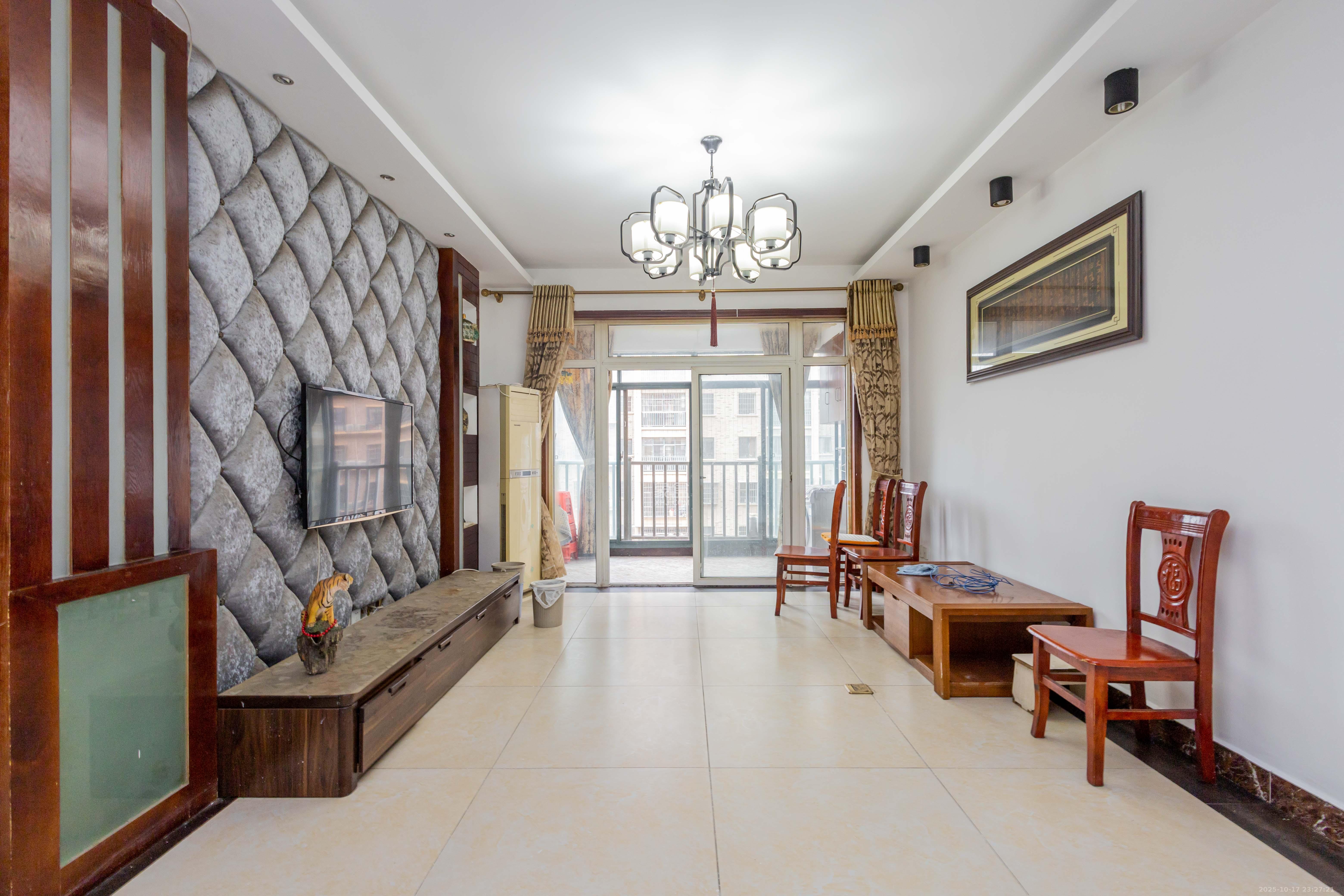 博雅湘水湾  2室2厅1卫    45.0万客厅