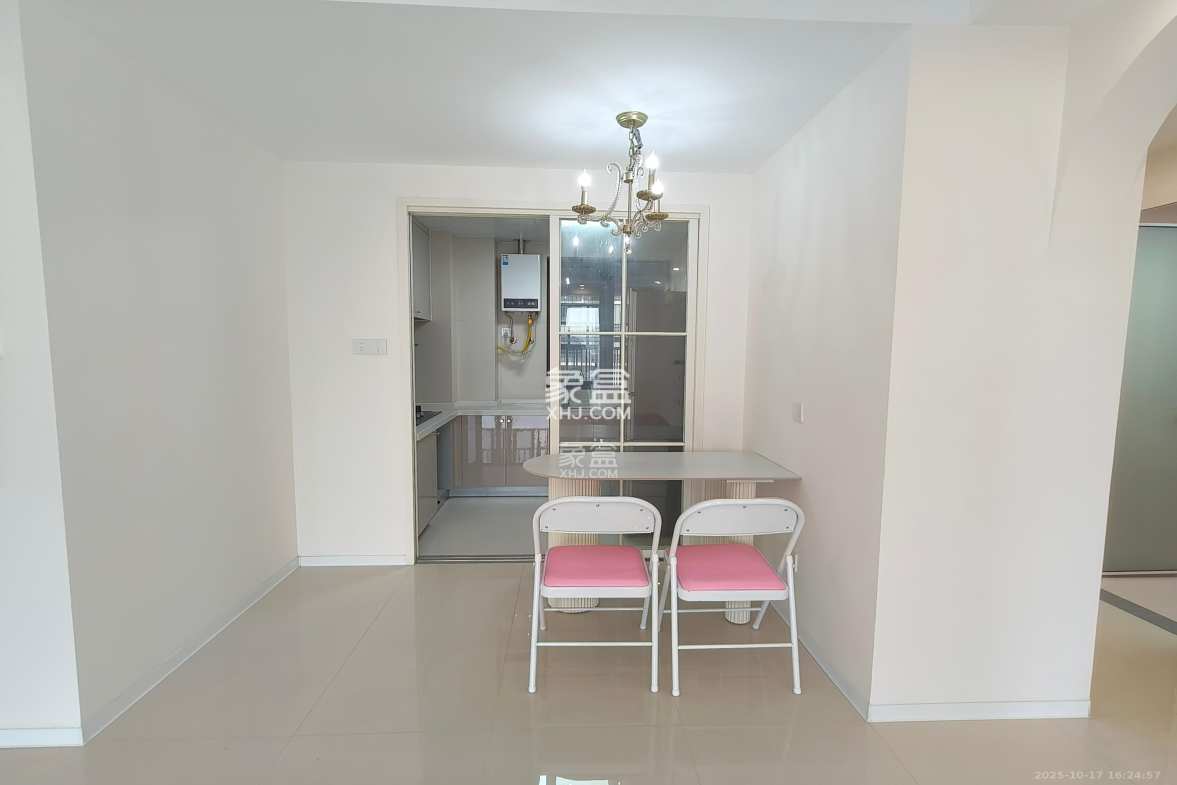 华远碧桂园海蓝城二期 3室2厅2卫 2600.0元/月 华远碧桂园海蓝城二期 3室2厅2卫 2600.0元/月室内图