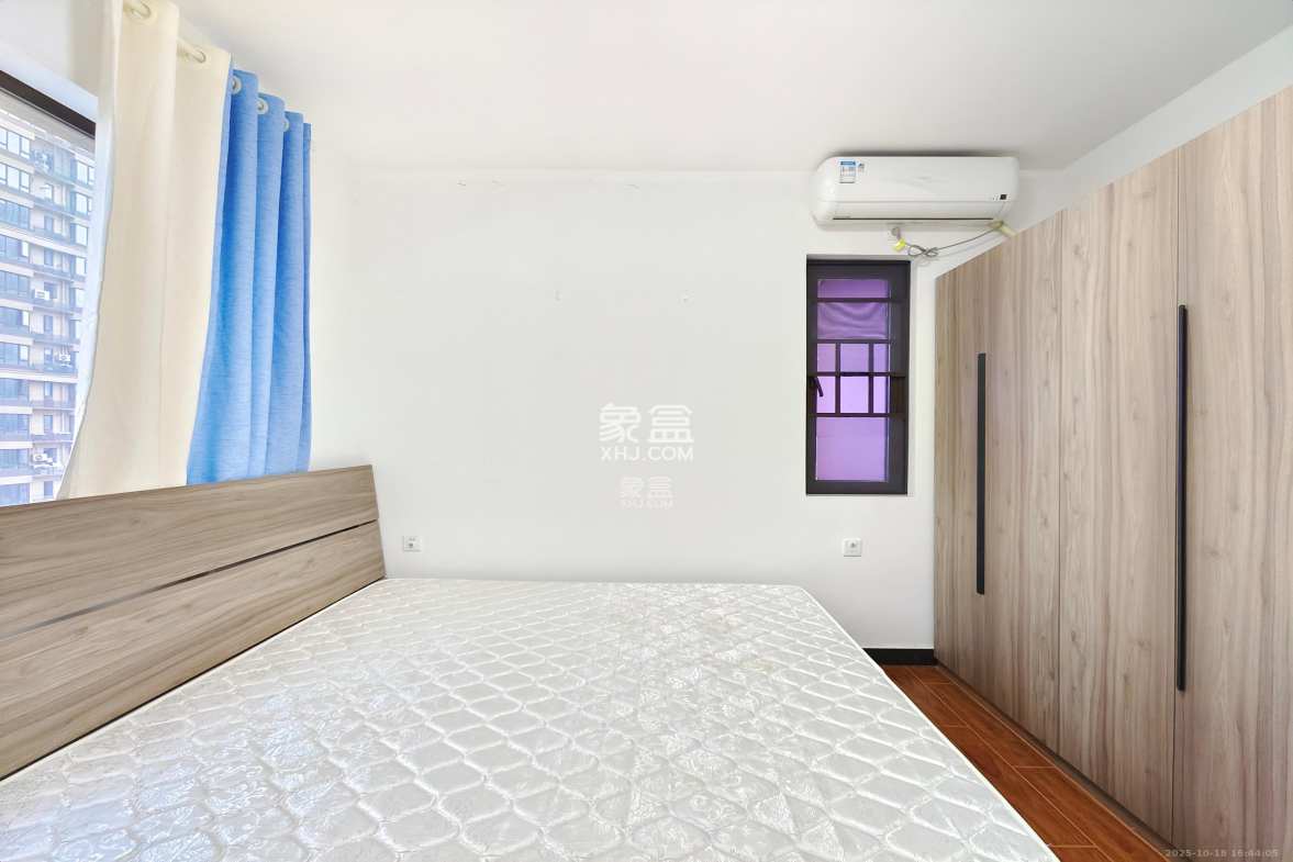 保利西海岸B区  3室2厅1卫    3000.0元/月 保利西海岸B区  3室2厅1卫    3000.0元/月室内图