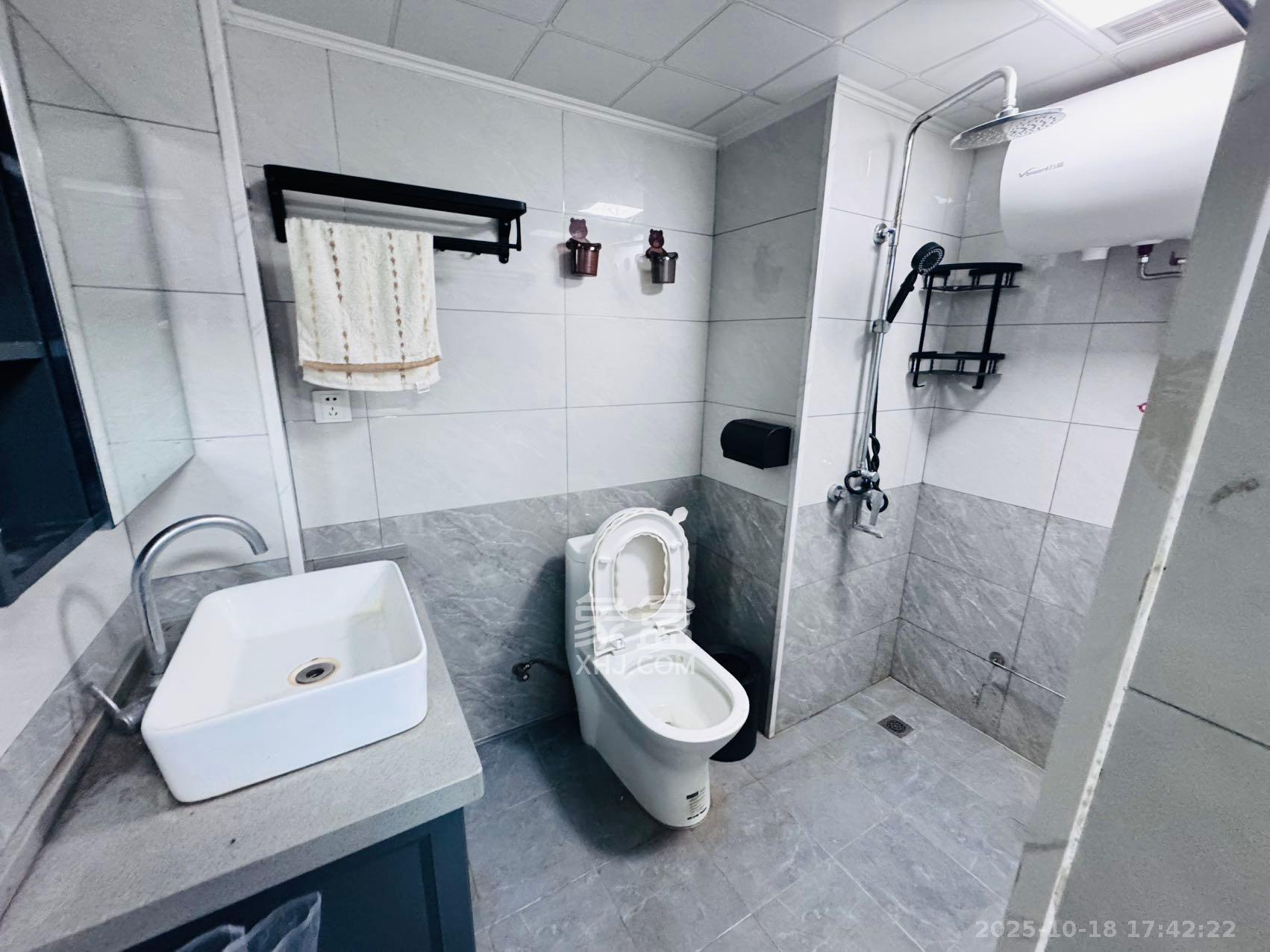 创世纪广场  1室1厅1卫    1500.0元/月 创世纪广场  1室1厅1卫    1500.0元/月室内图