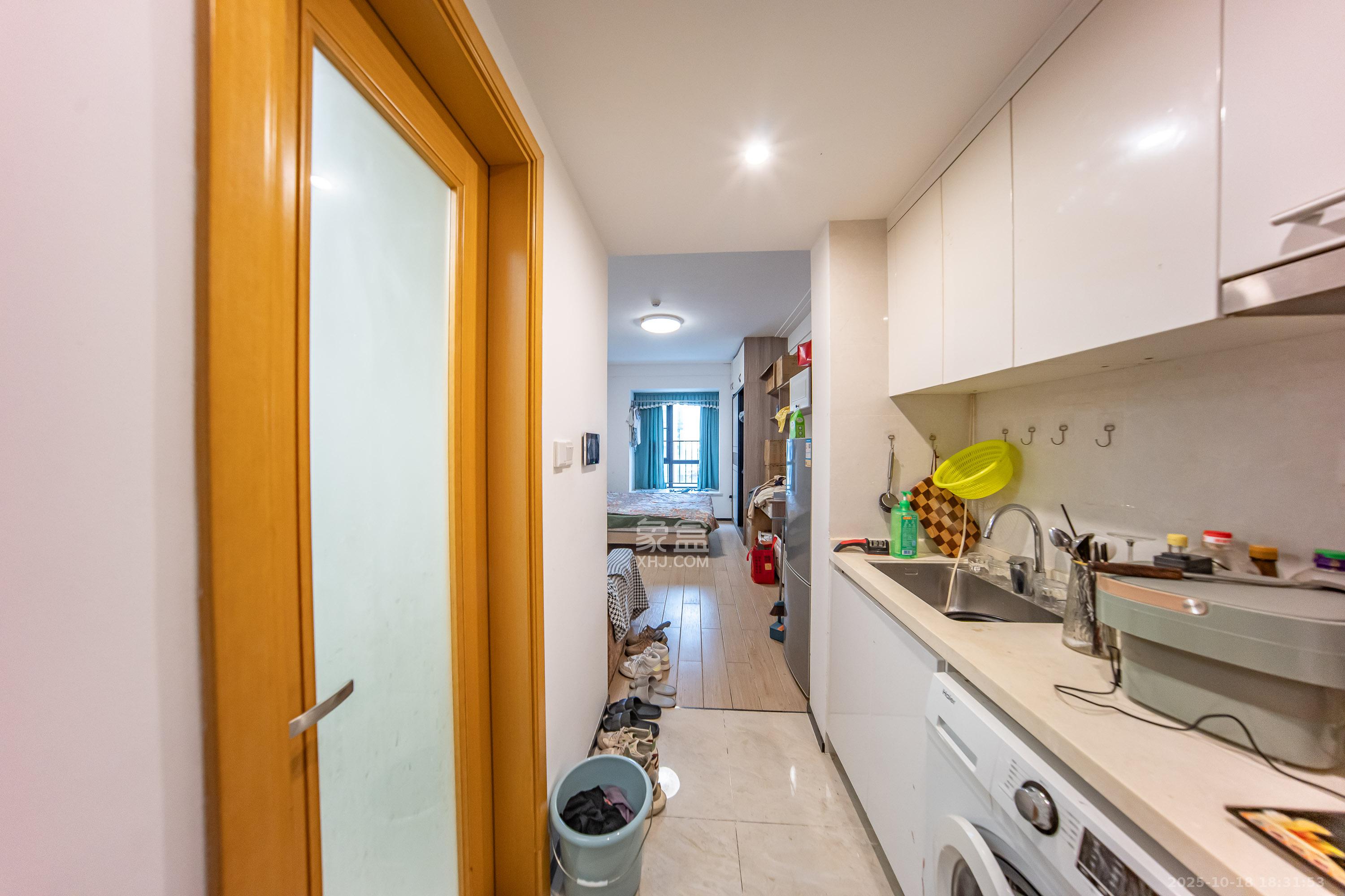 中海国际二期 1室1厅1卫 18.0万 中海国际二期 1室1厅1卫 18.0万厨房