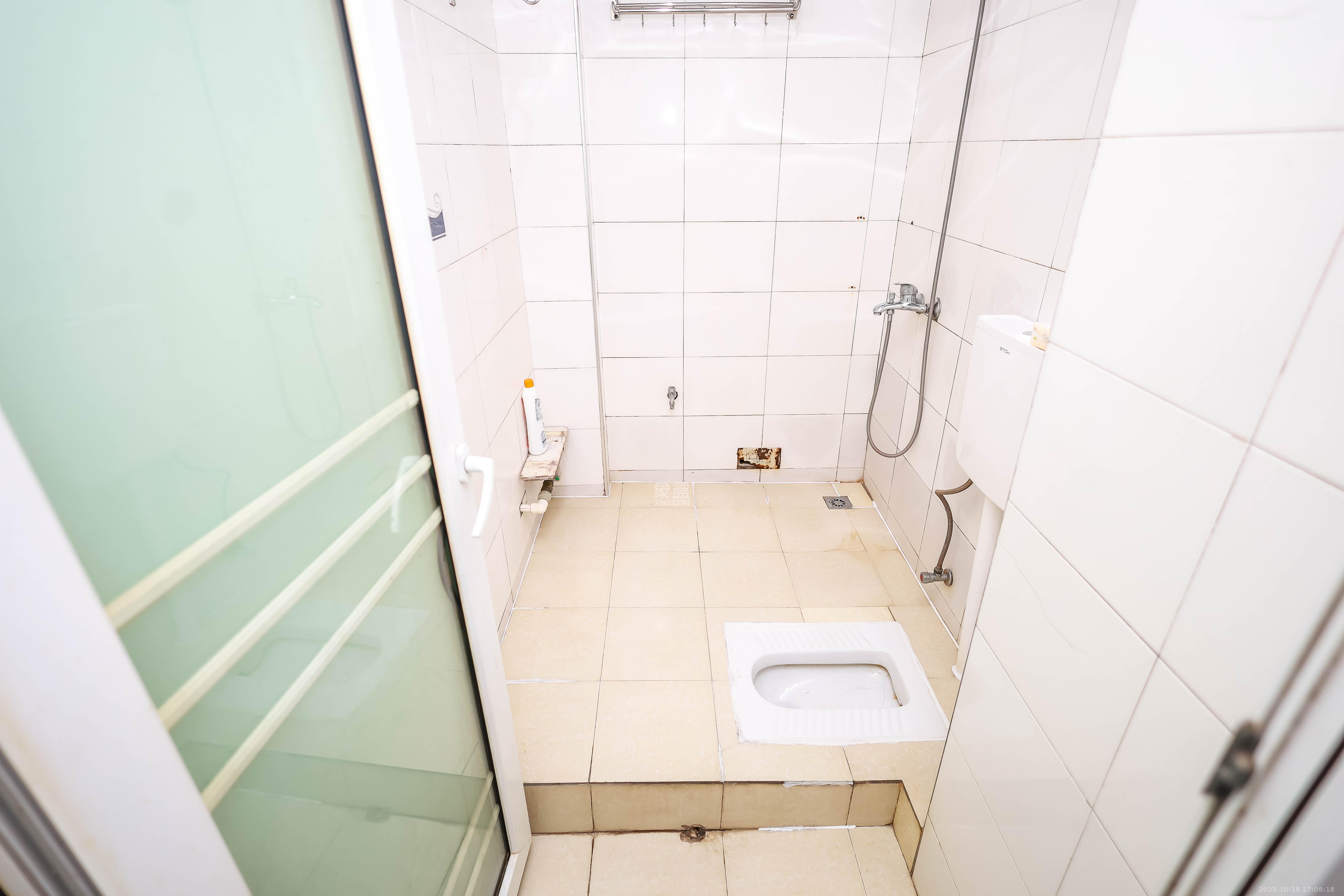 未来城科学家园  1室1厅1卫    32.0万 未来城科学家园  1室1厅1卫    32.0万卫生间