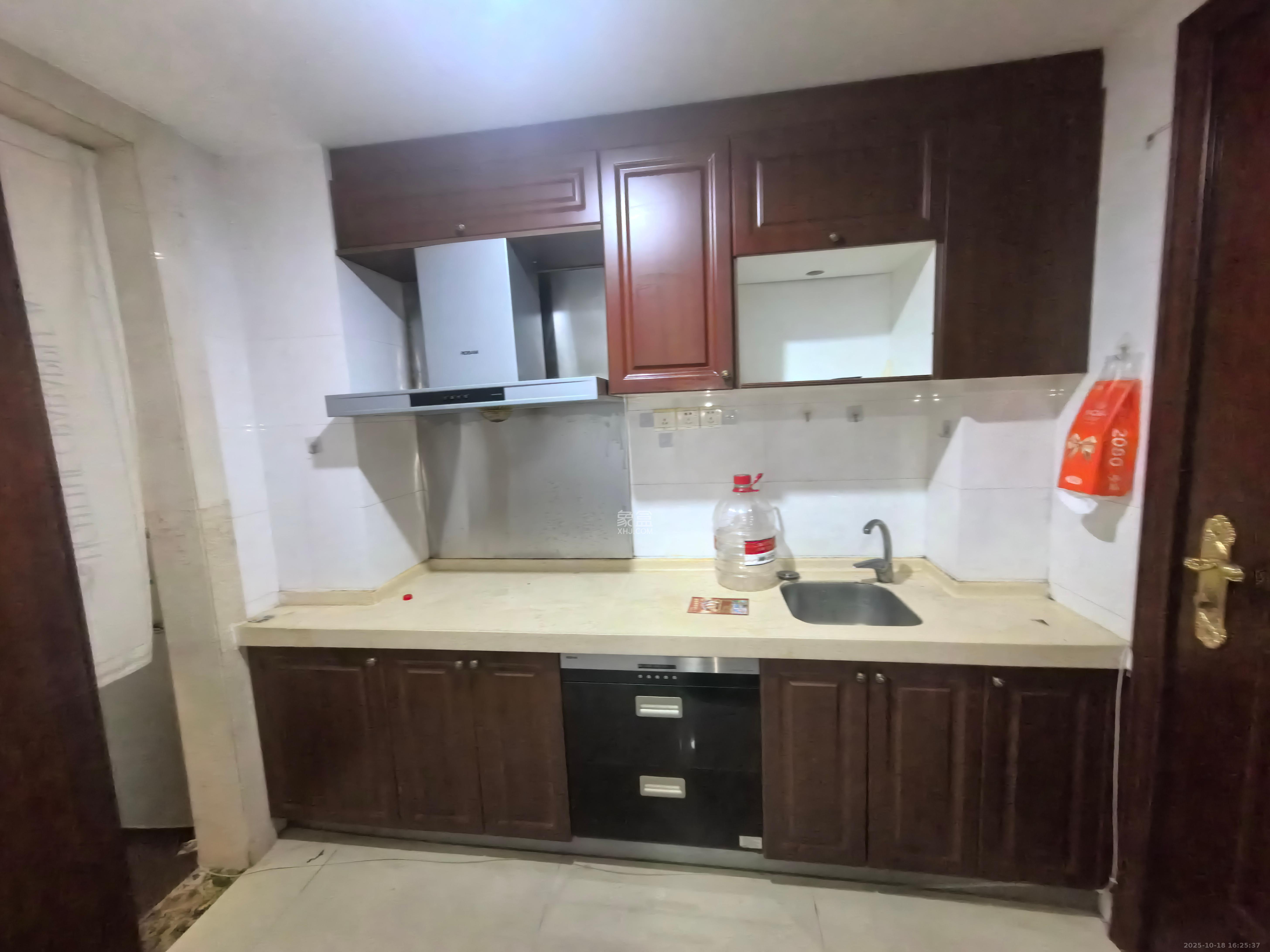 恒大华府  1室1厅1卫    1000.0元/月室内图