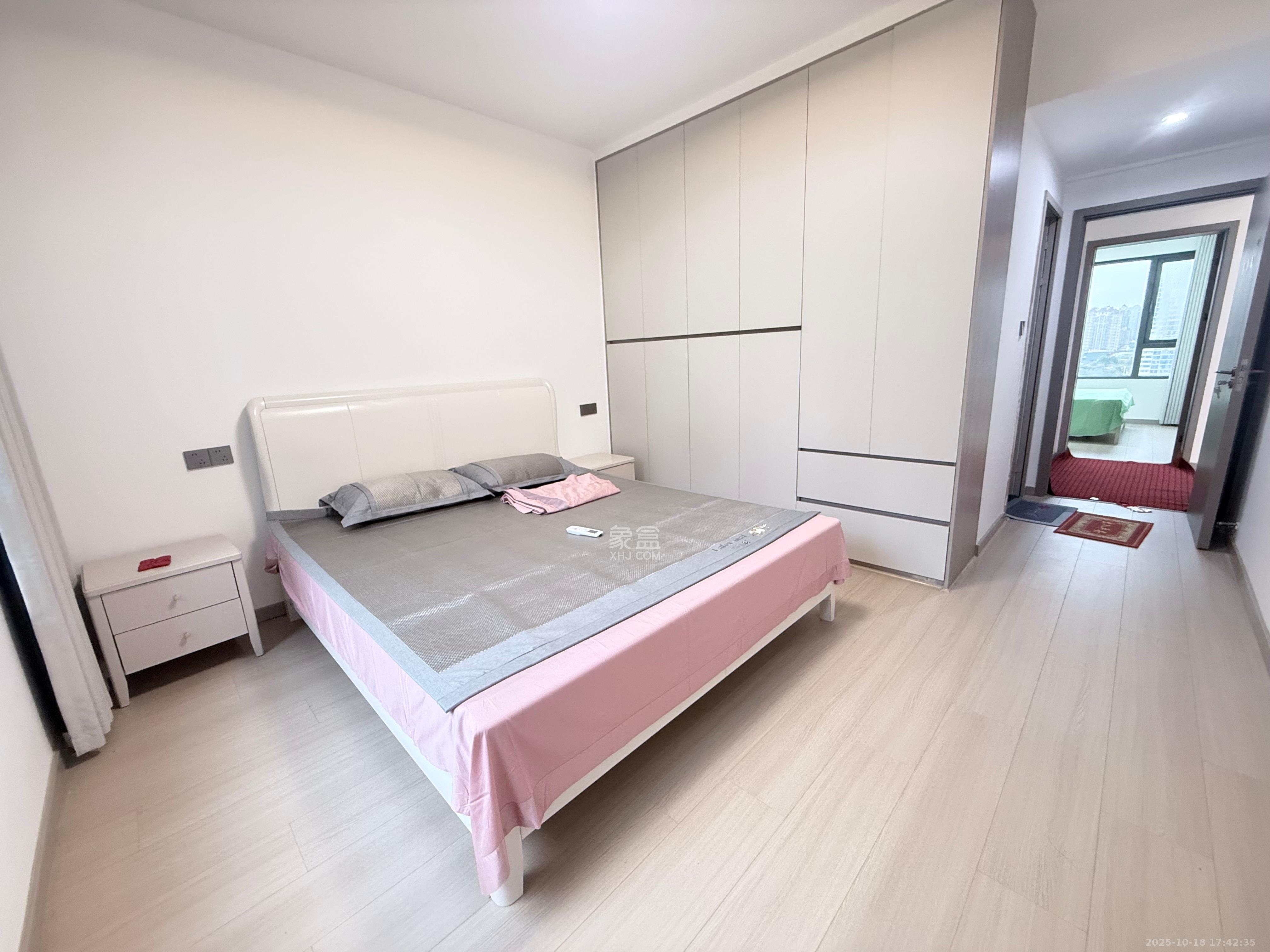 绿地之窗  3室1厅1卫    3200.0元/月室内图