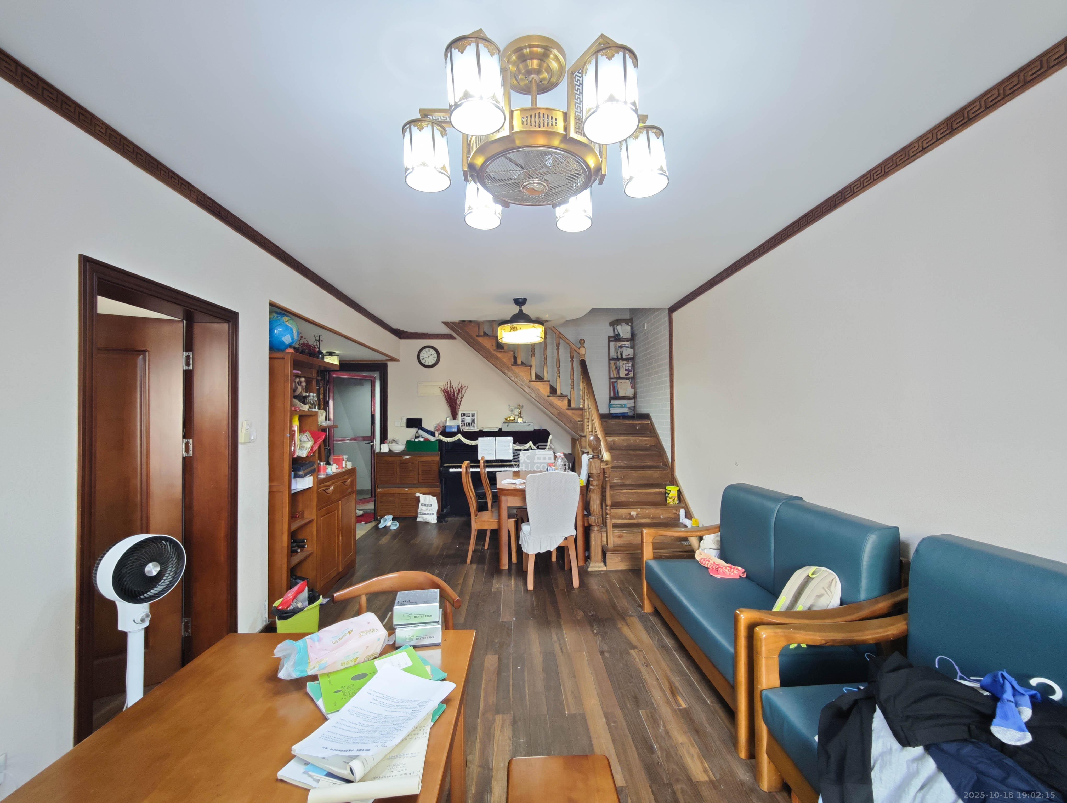 保利城（中航城国际社区、郡原美村）  4室2厅2卫    80.0万