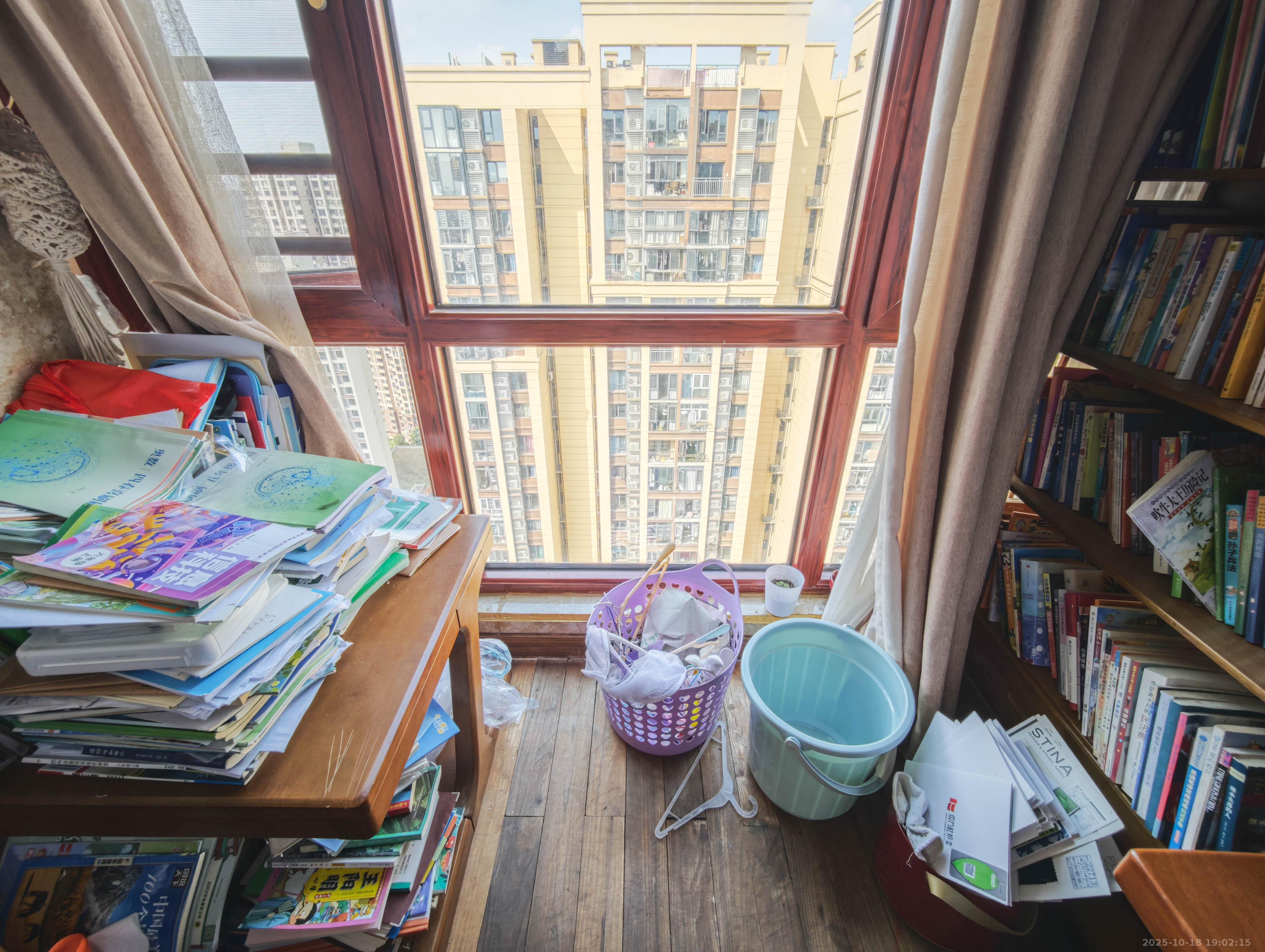 保利城（中航城国际社区、郡原美村）  4室2厅2卫    80.0万其他