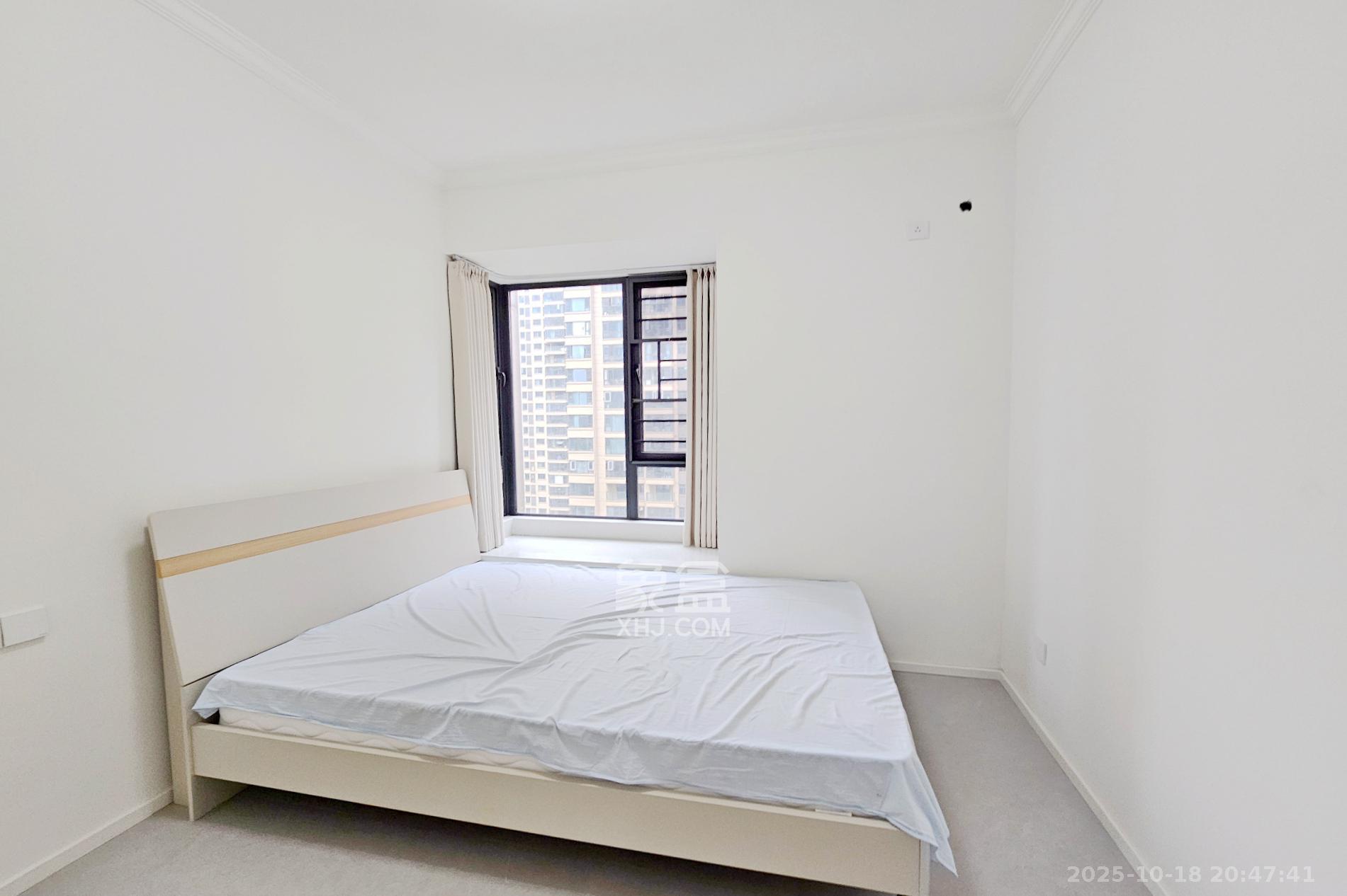 长房东旭国际  3室2厅2卫    140.0万 长房东旭国际  3室2厅2卫    140.0万卧室