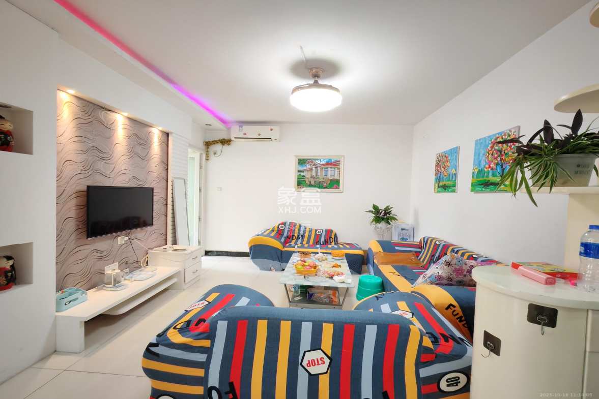 鼎丰前城  2室2厅1卫    1900.0元/月 鼎丰前城  2室2厅1卫    1900.0元/月室内图