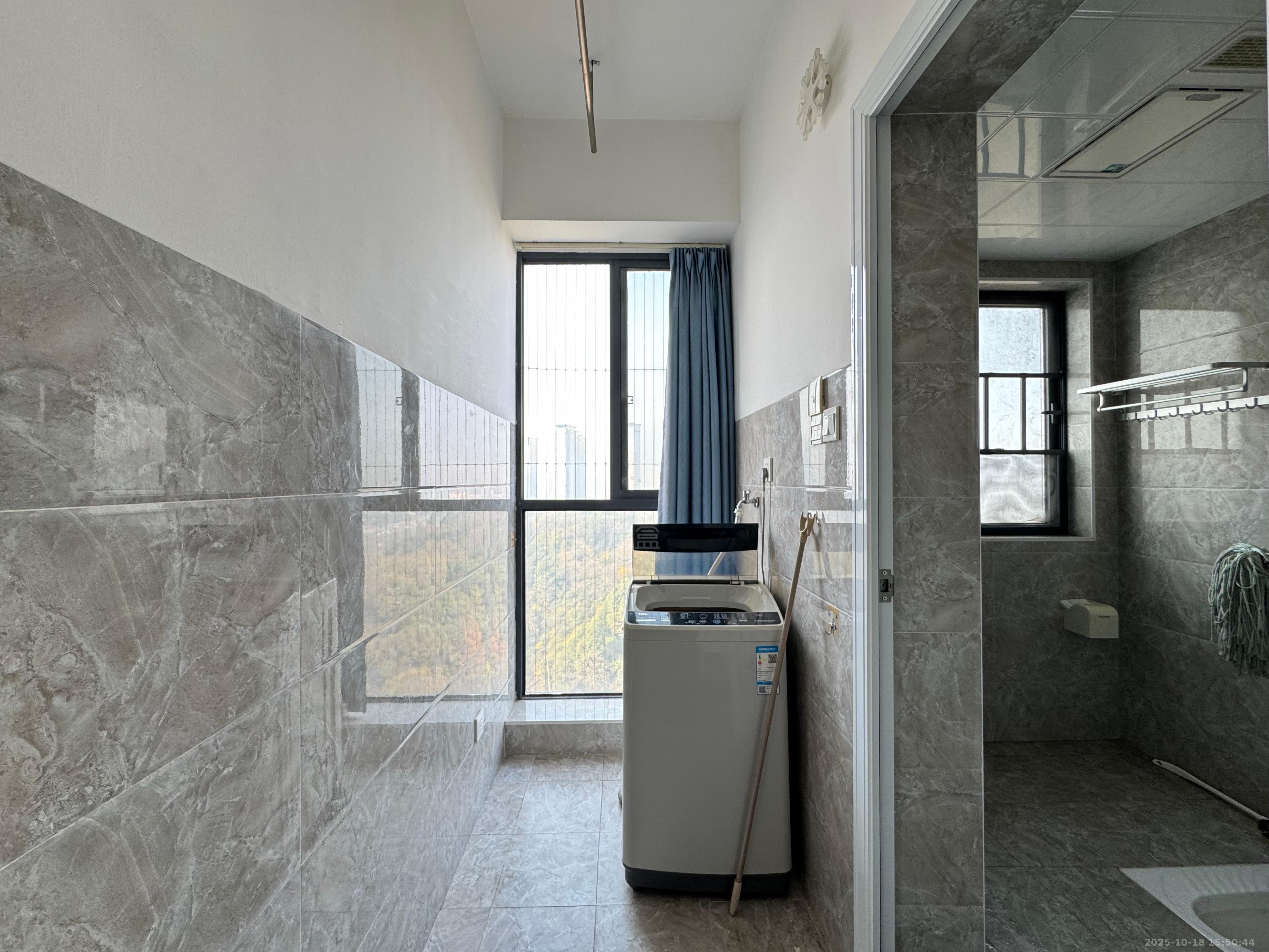 中建御山和苑  1室1厅1卫    1300.0元/月 中建御山和苑  1室1厅1卫    1300.0元/月室内图